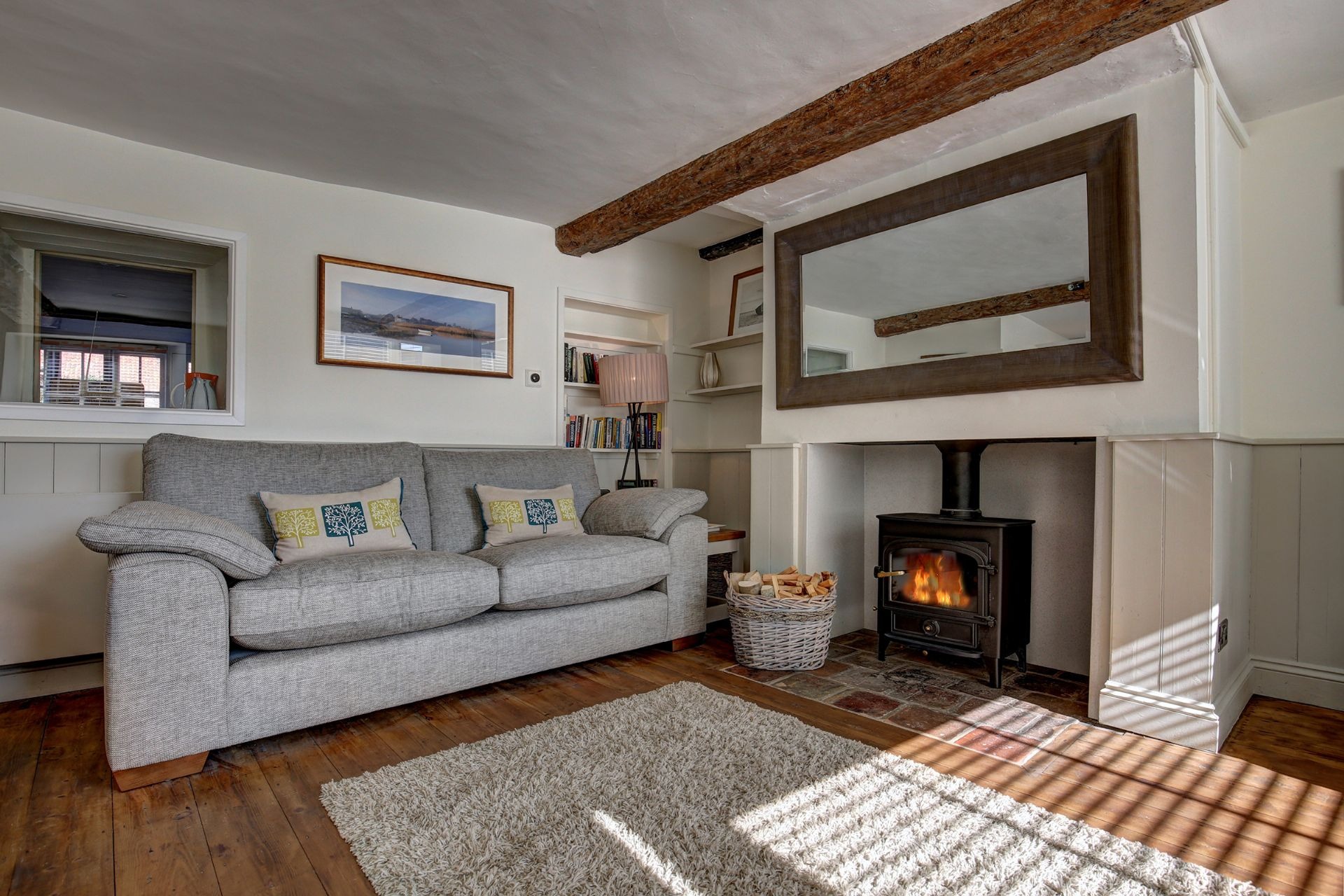 Cottage Helm Hawthorn Burnham Market: Luxury 3-Bedroom Cottage with Sea View and Private Parking, Burnham Market