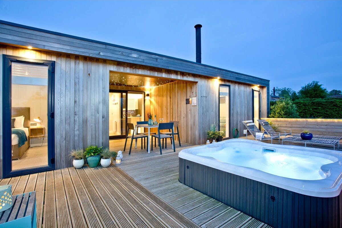 Cottage Helm Hawthorn Burrington: Charming 2-Bedroom Somerset Apartment Rental with Hot Tub in The Mendip Hills
