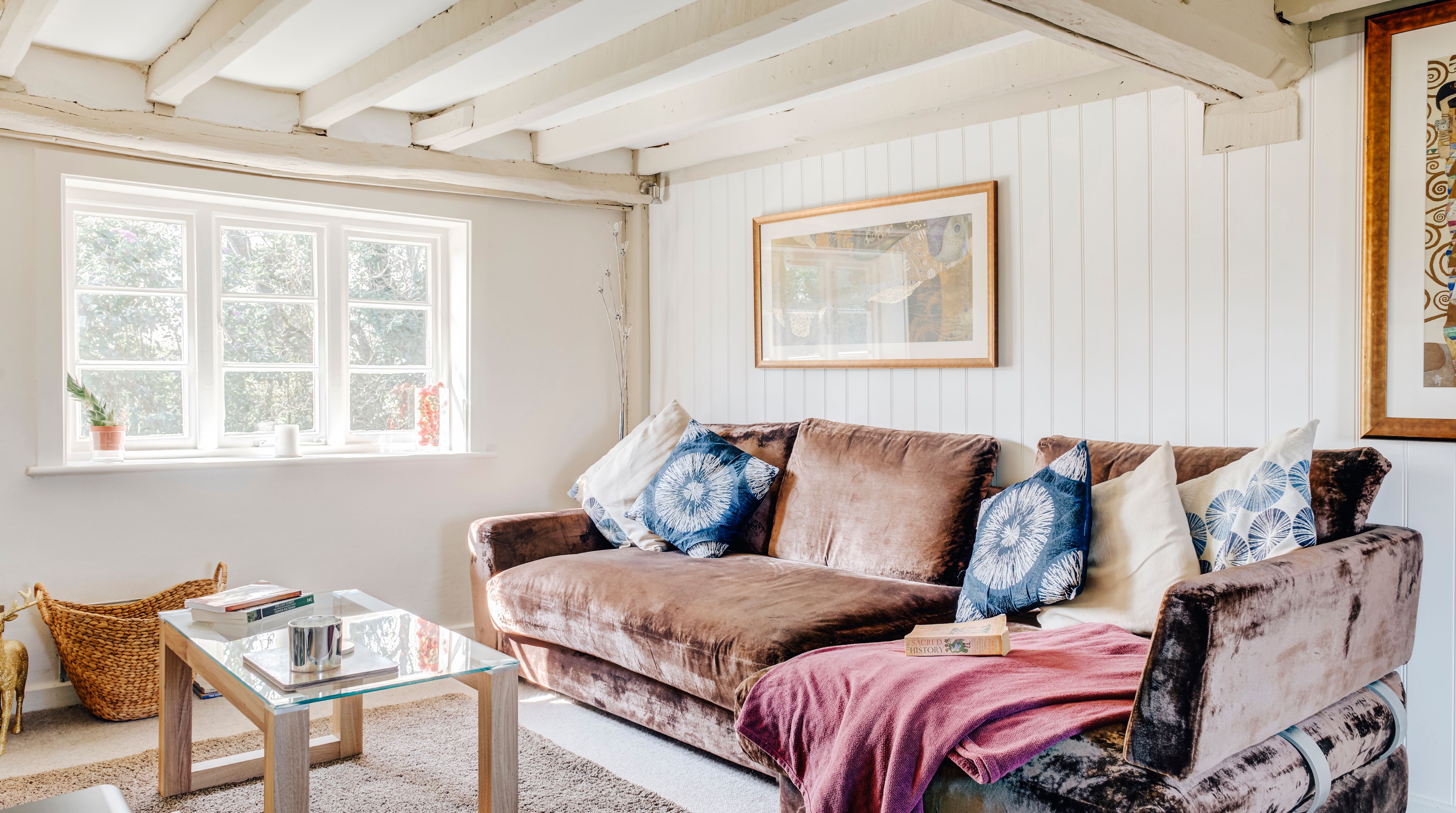 Cottage Helm Hawthorn Hatfield: Luxury 3-Bedroom Cottage with Hot Tub and Spa, Essex