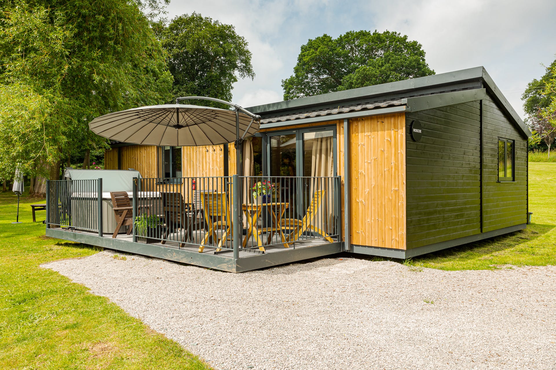 Cottage Helm Hawthorn Shrewsbury: Luxury 3-Bedroom Cottage with Hot Tub and Family-Friendly Amenities, Shropshire