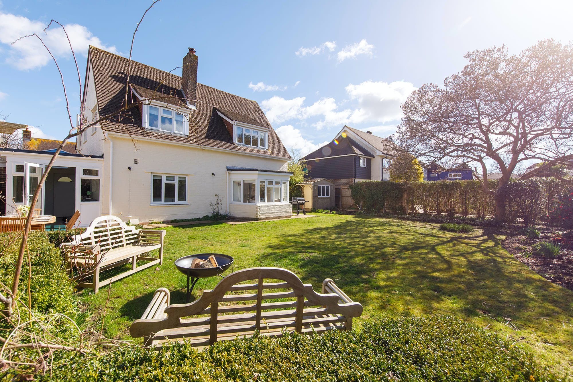 Cottage Helm Heather Bosham: Charming 3-Bedroom Holiday Cottage with Sea Views, West Sussex