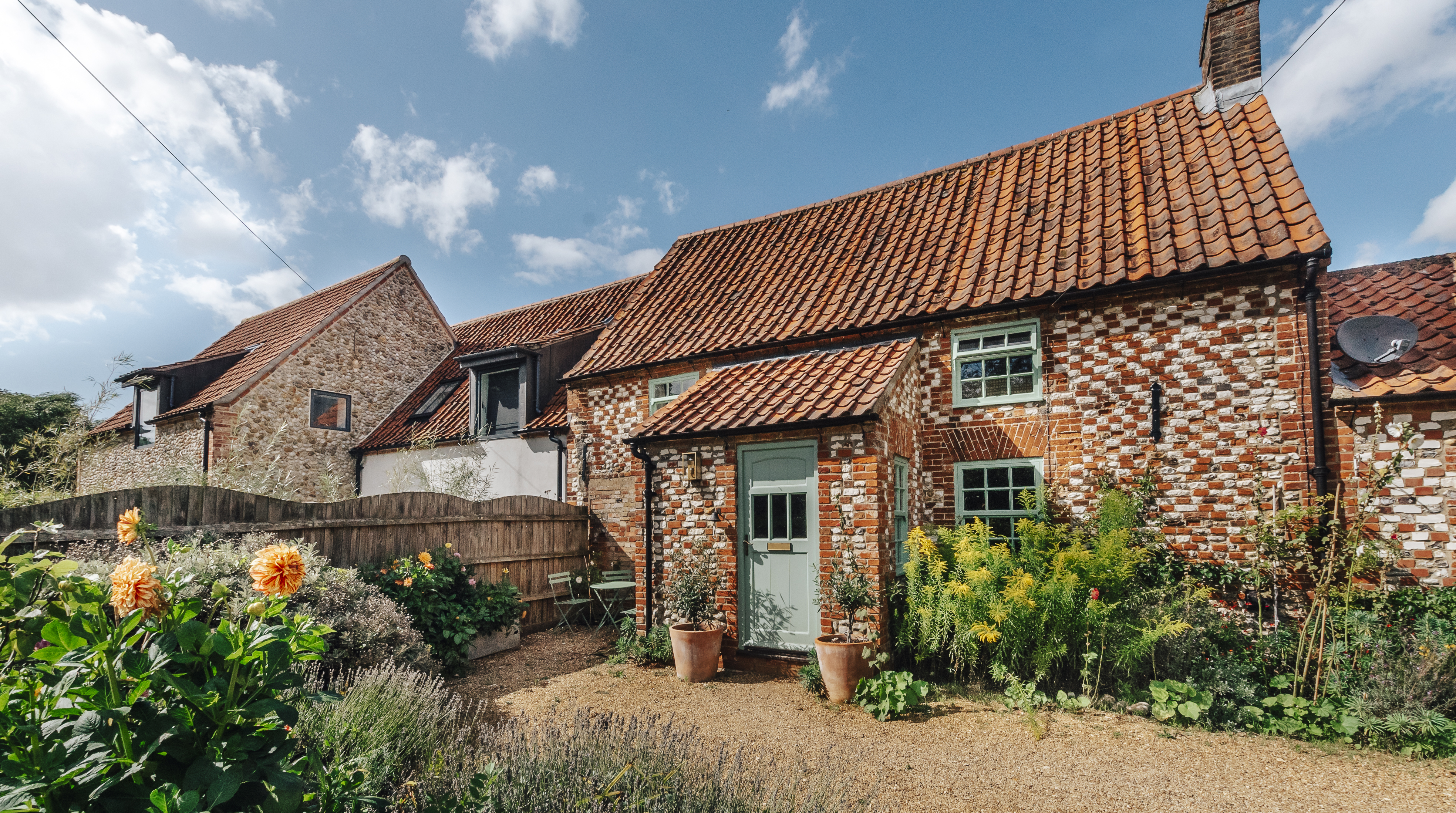 Cottage Helm Heather Burnham Market: Luxury 3-Bedroom Villa with Spa Sauna and Countryside Setting, Burnham Market