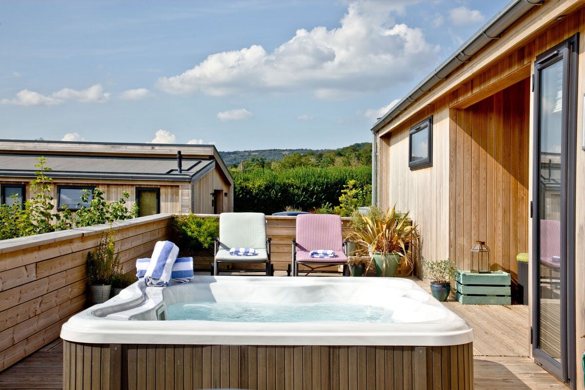 Cottage Helm Heather Cheddar: Charming 2-Bedroom Holiday Cottage with Hot Tub and Countryside Views, Mendip Hills