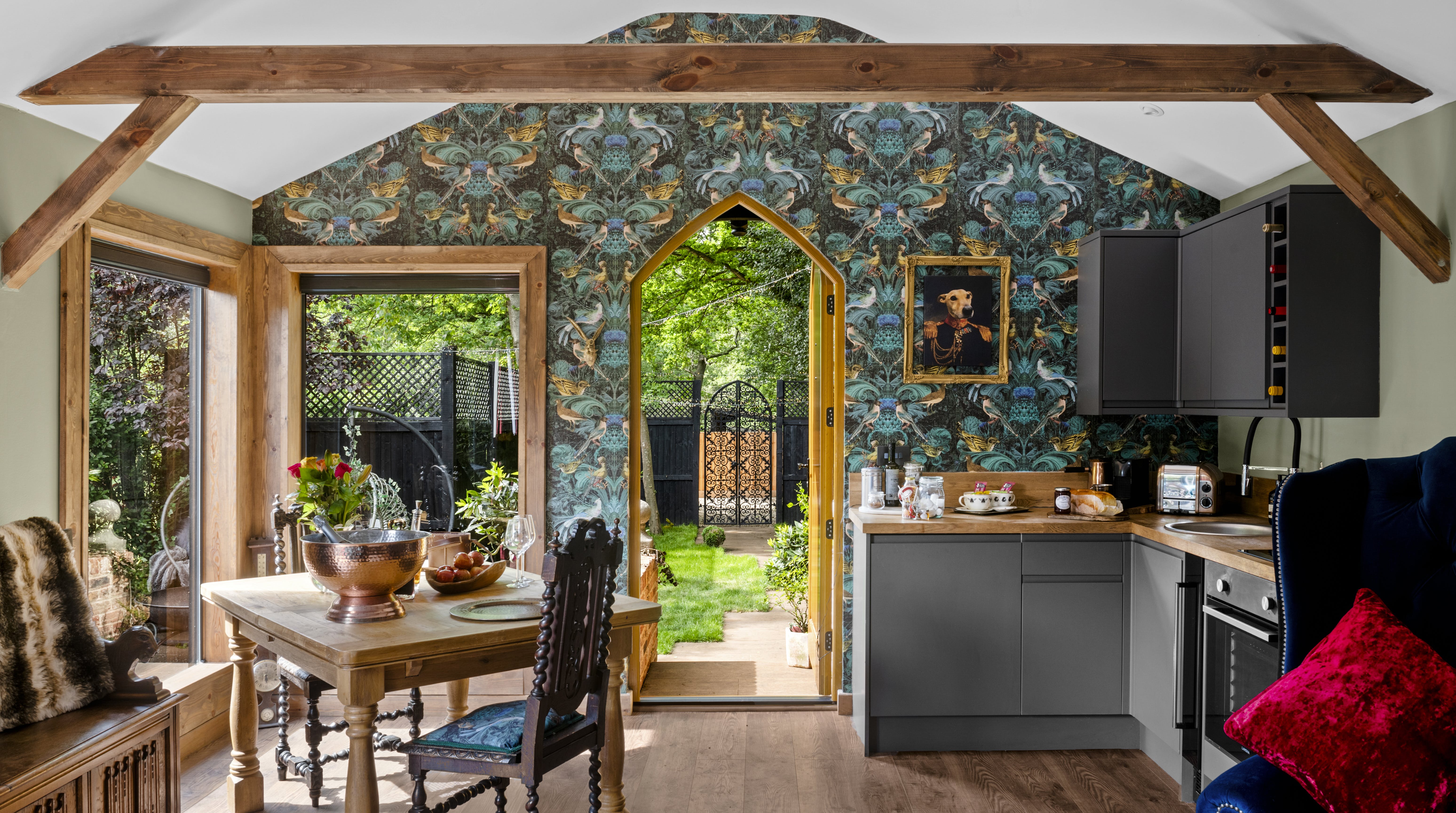 Cottage Helm Heather Dedham: Romantic 1-Bedroom Cottage with Hot Tub and Lake Views, Essex