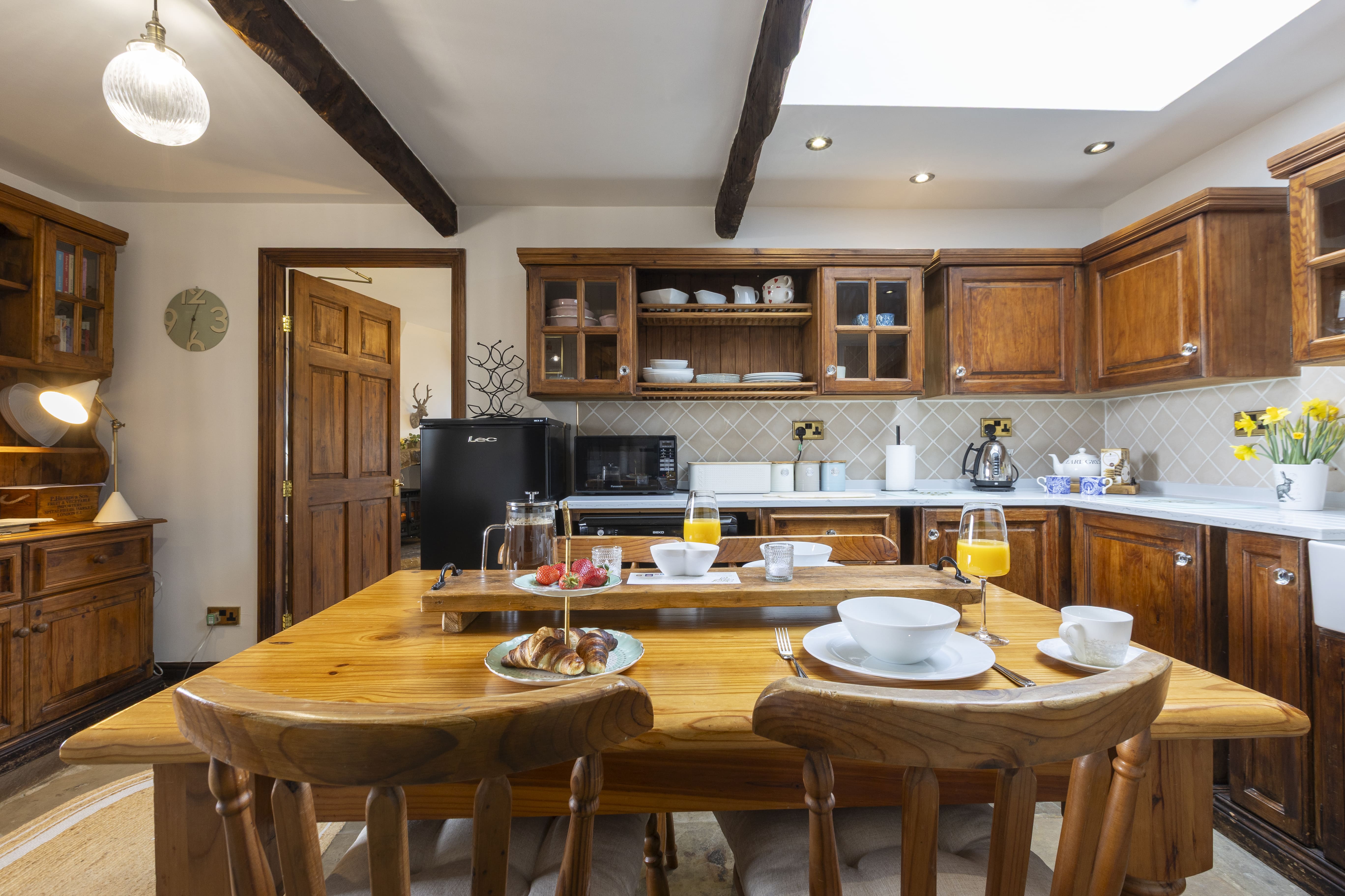 Cottage Helm Heather Haworth Leeds: Luxury 1-Bedroom Apartment with Hot Tub and Electric Car Charger, Bradford