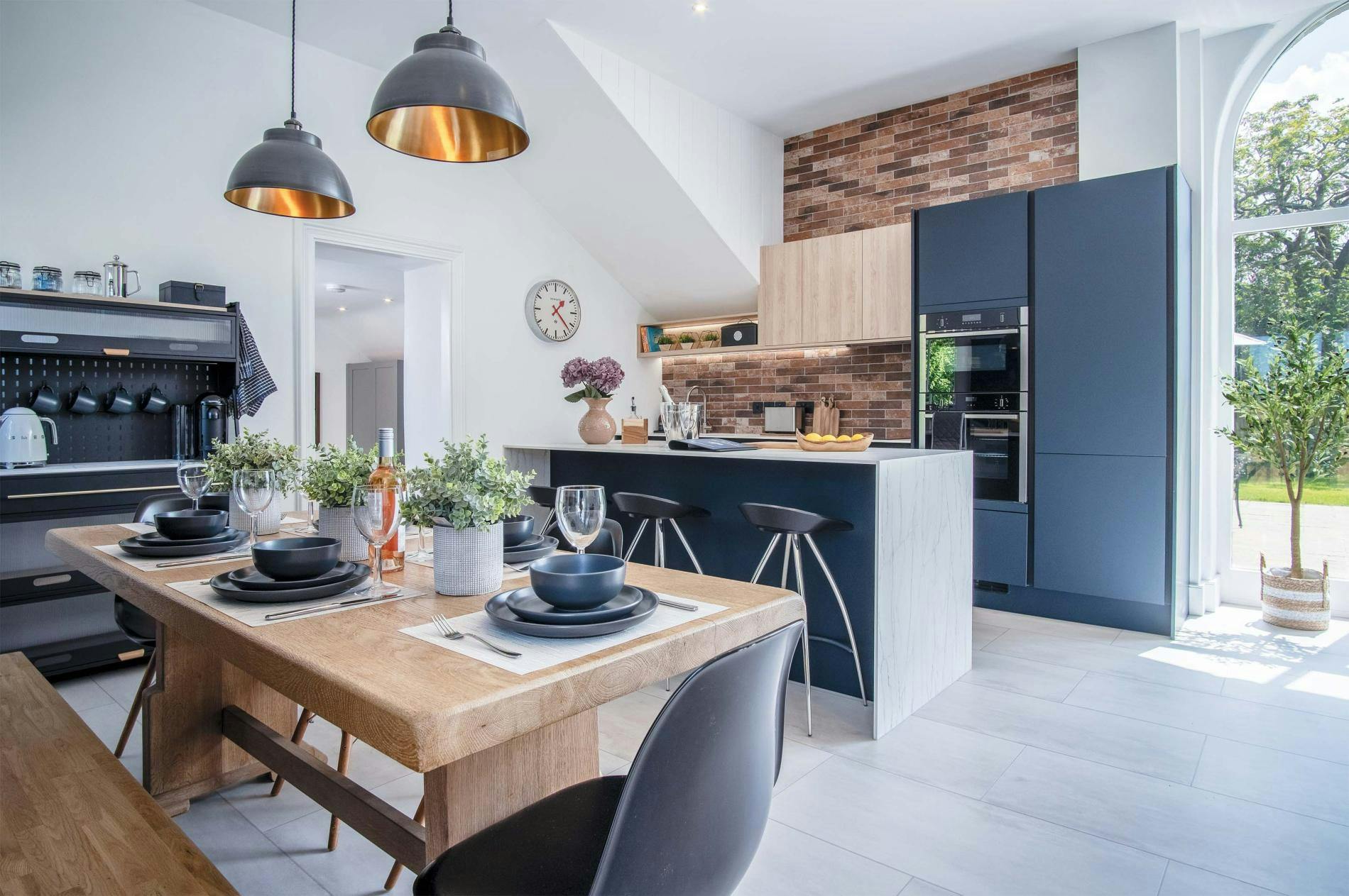 Cottage Helm Heather Llawhaden Haverfordwest: Charming 3-Bedroom Holiday Cottage with Spa and Countryside Views, Haverfordwest