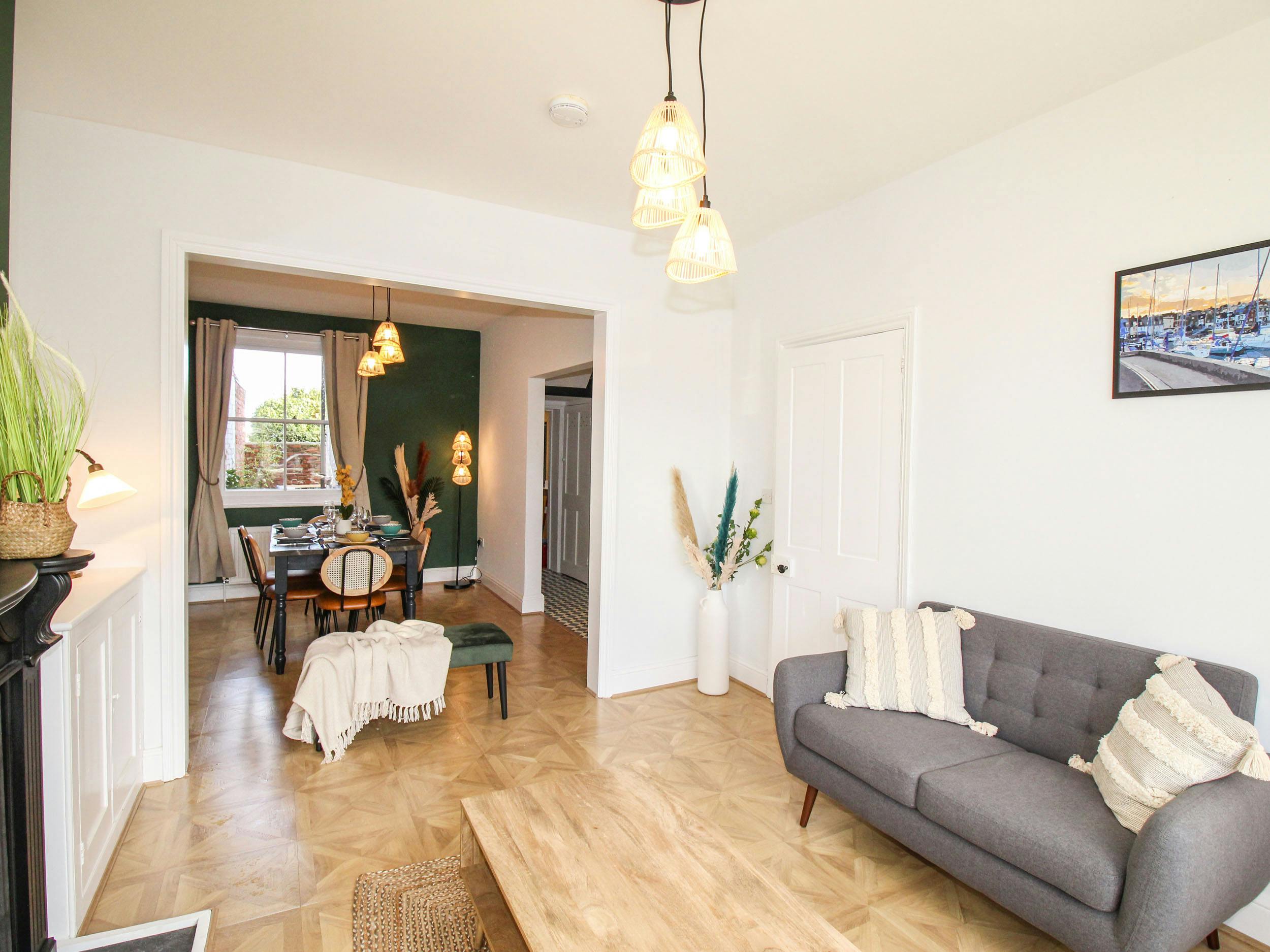 Cottage Helm Heather Westham: Luxury 3-Bedroom Cottage with Sea Views Near Weymouth Beach