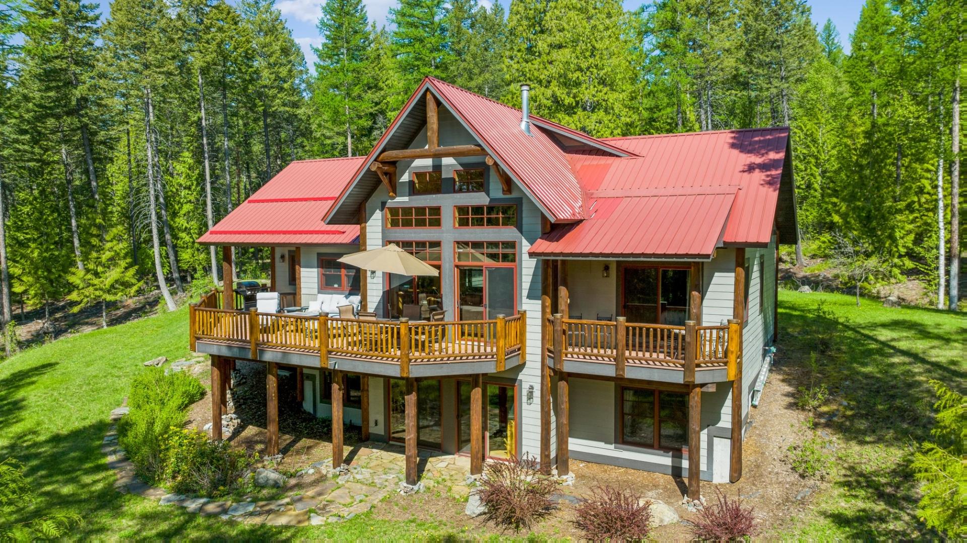 Cottage Helm Kila Whitefish: 4-Bedroom Ski Chalet Rental with Spa and Private Parking, Flathead County