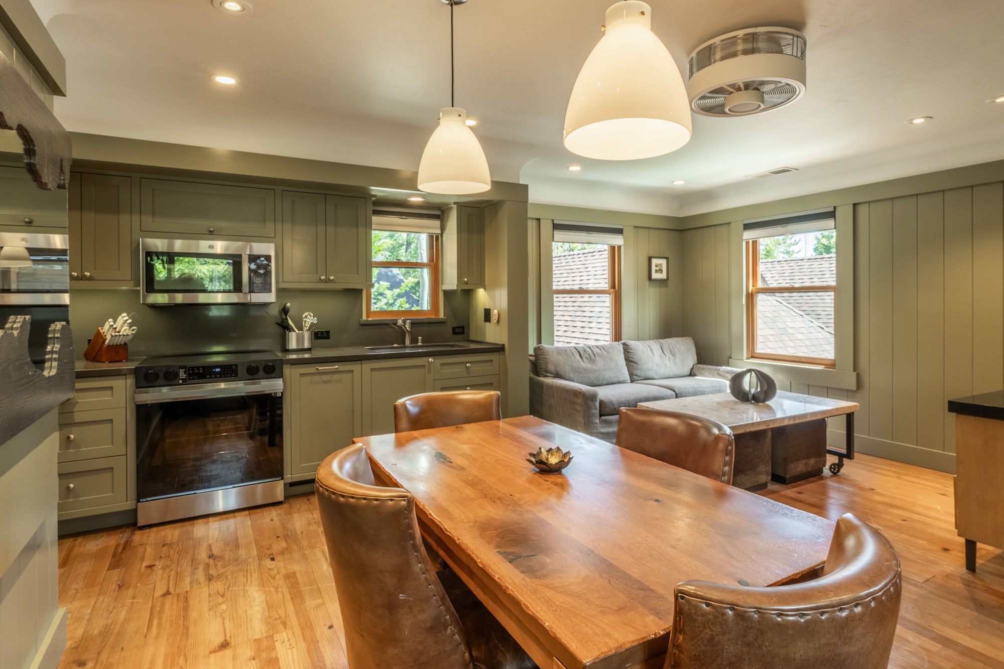 Cottage Helm Pradazzo Tahoe: Ski Chalet Rental with Seaview and Private Parking, 2 Bedrooms, West Tahoe