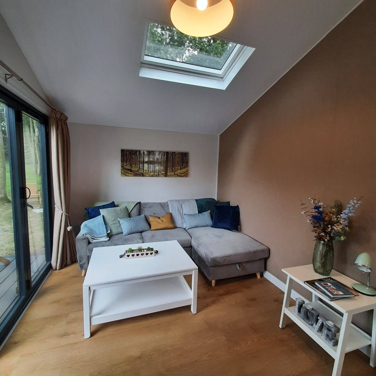 Cottage Helm Rowan Cound: Luxury 3-Bedroom Cottage with Hot Tub and Countryside Views, Shropshire