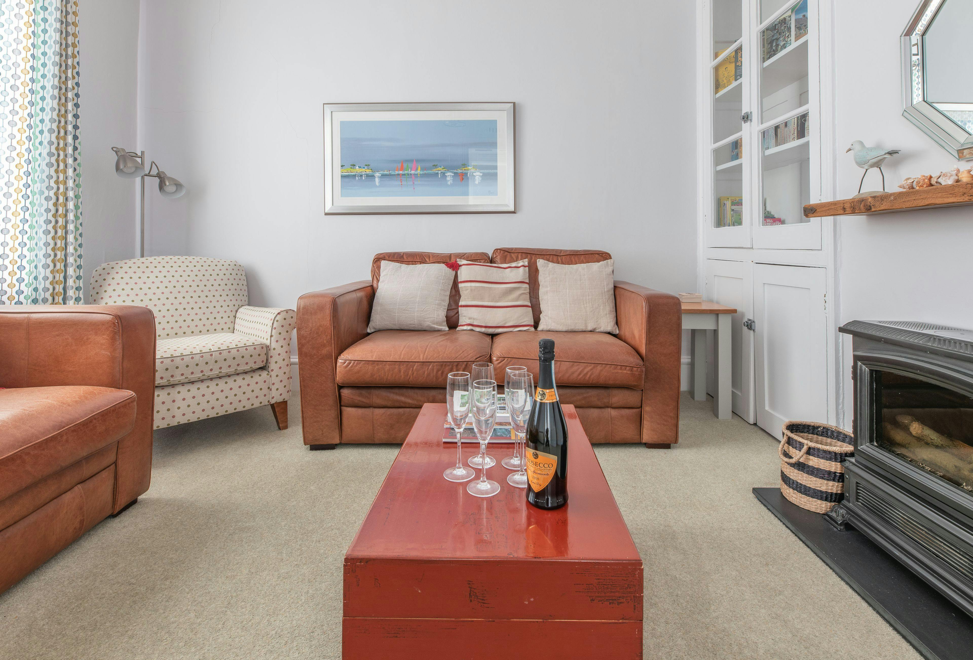 Cottage Helm St. Catherine Niton: Luxury 3-Bedroom Apartment with Seaview and Private Parking, Isle of Wight