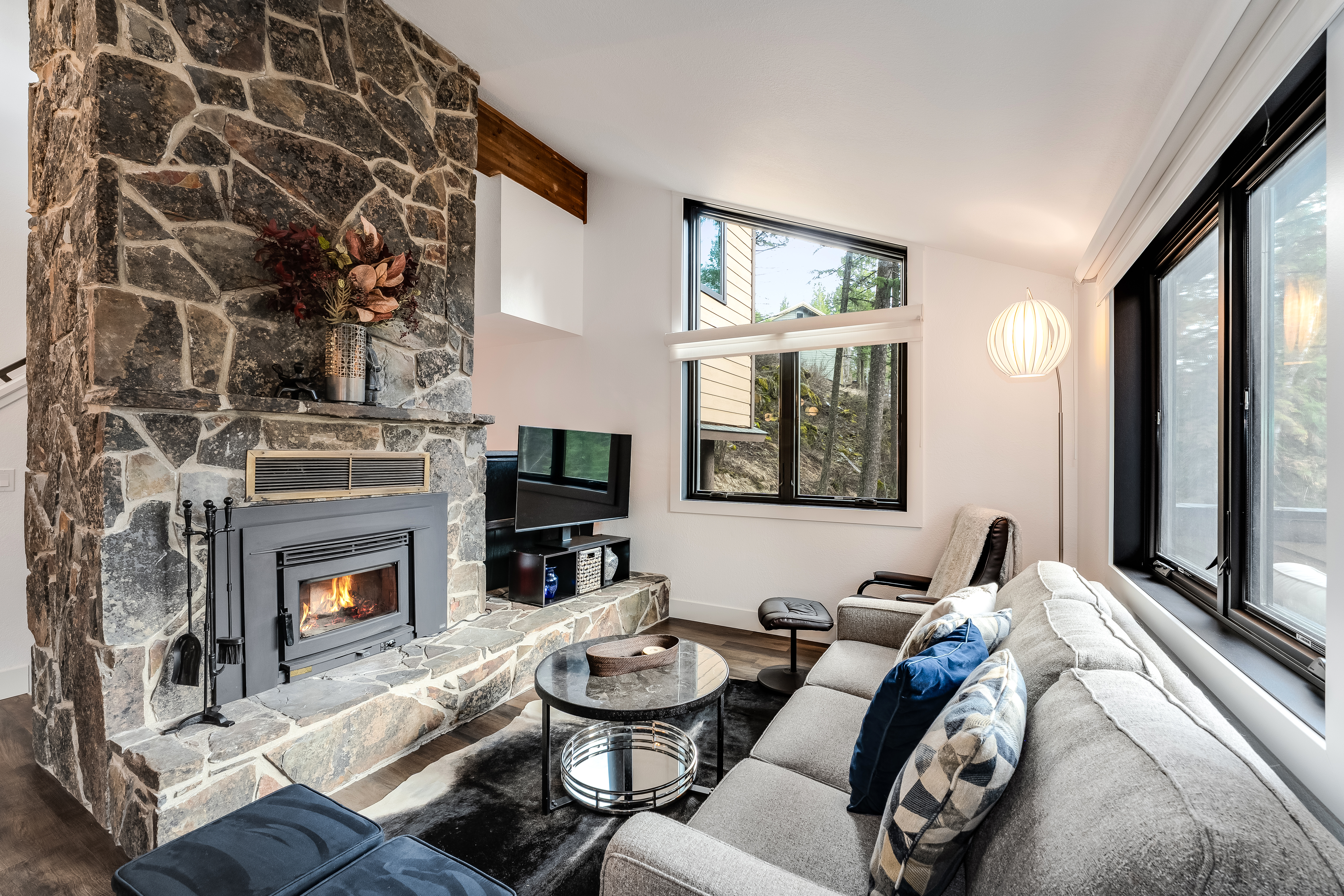 Cottage Helm Whitefish Echo: Ski Chalet Rental with Fireplace and Private Parking in Flathead County, Montana