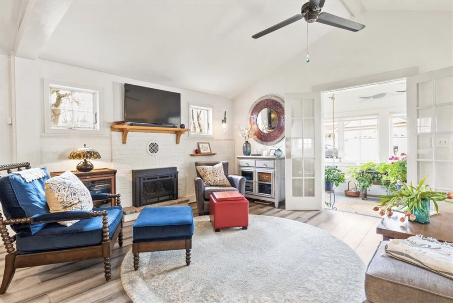 Cottage Safran Deep Run Canandaigua: Luxury 1-Bedroom Cottage with Fireplace and Lake Views, Ontario County