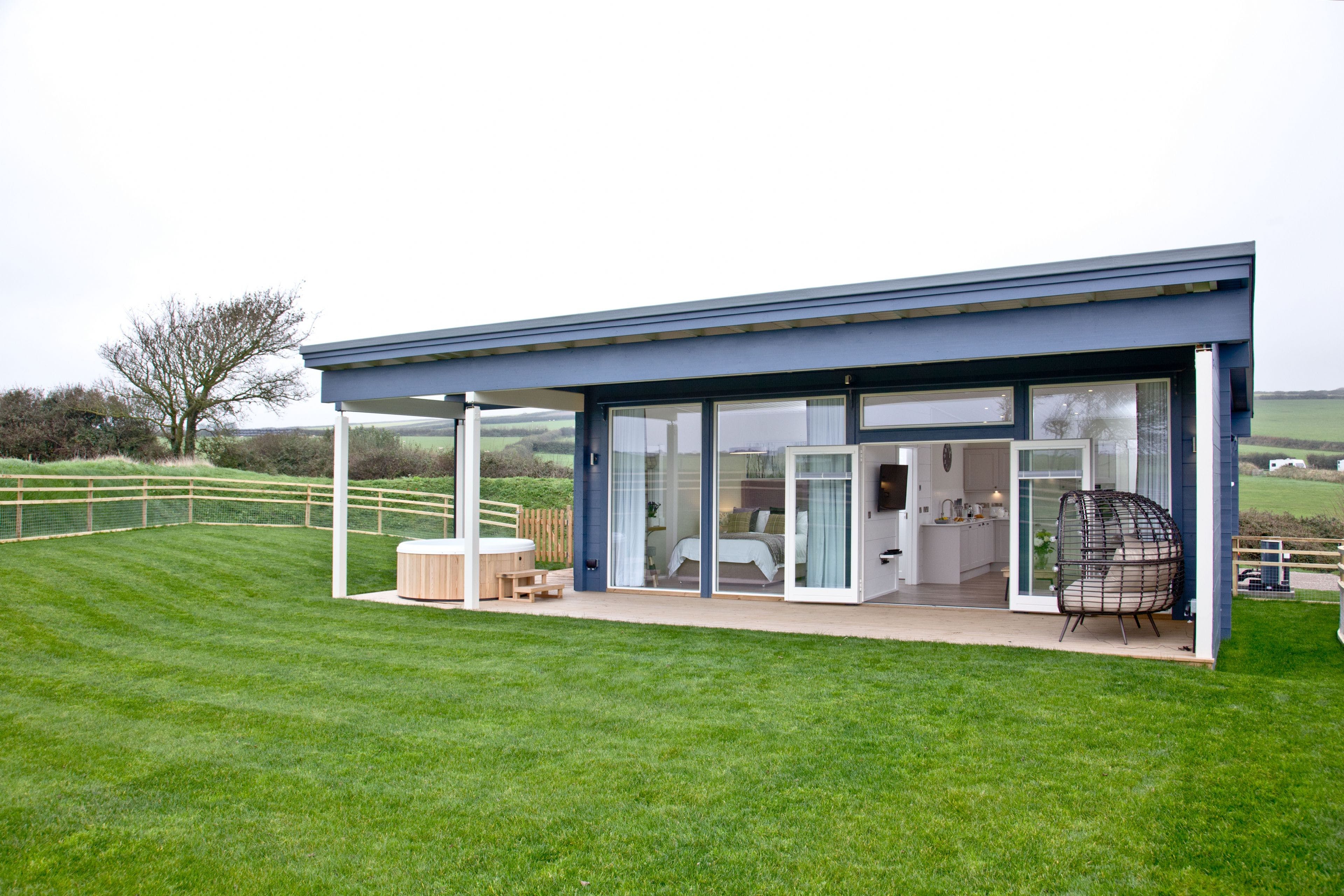 Cottage Zephyr Mortehoe Woolacombe: Luxury 1-Bedroom Cottage with Hot Tub and Sea Views, Woolacombe