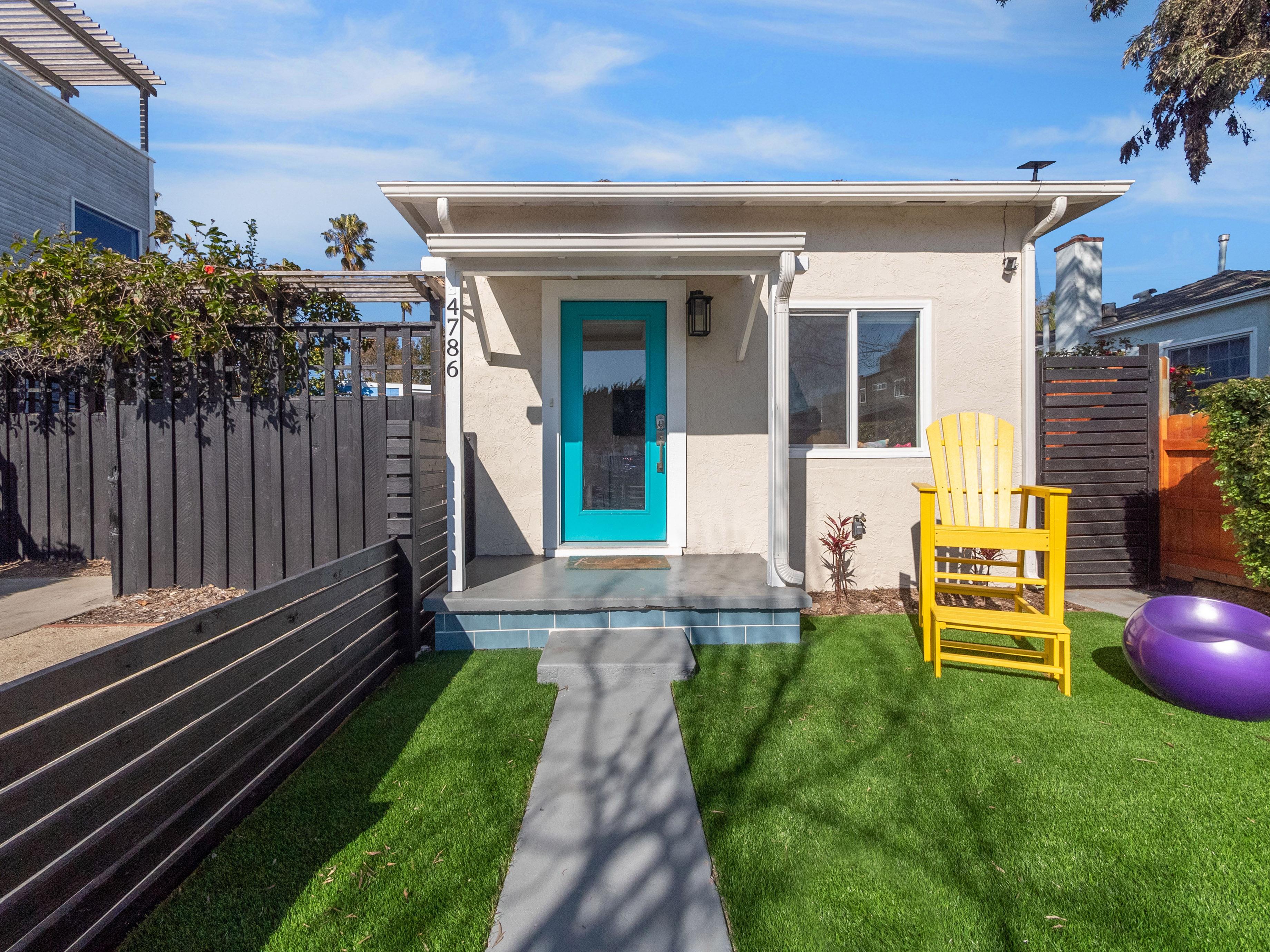 Cottage Zephyr Sunset Cliffs Ocean Beach: Luxury 2-Bedroom Villa with Sea Views and Spa in Ocean Beach