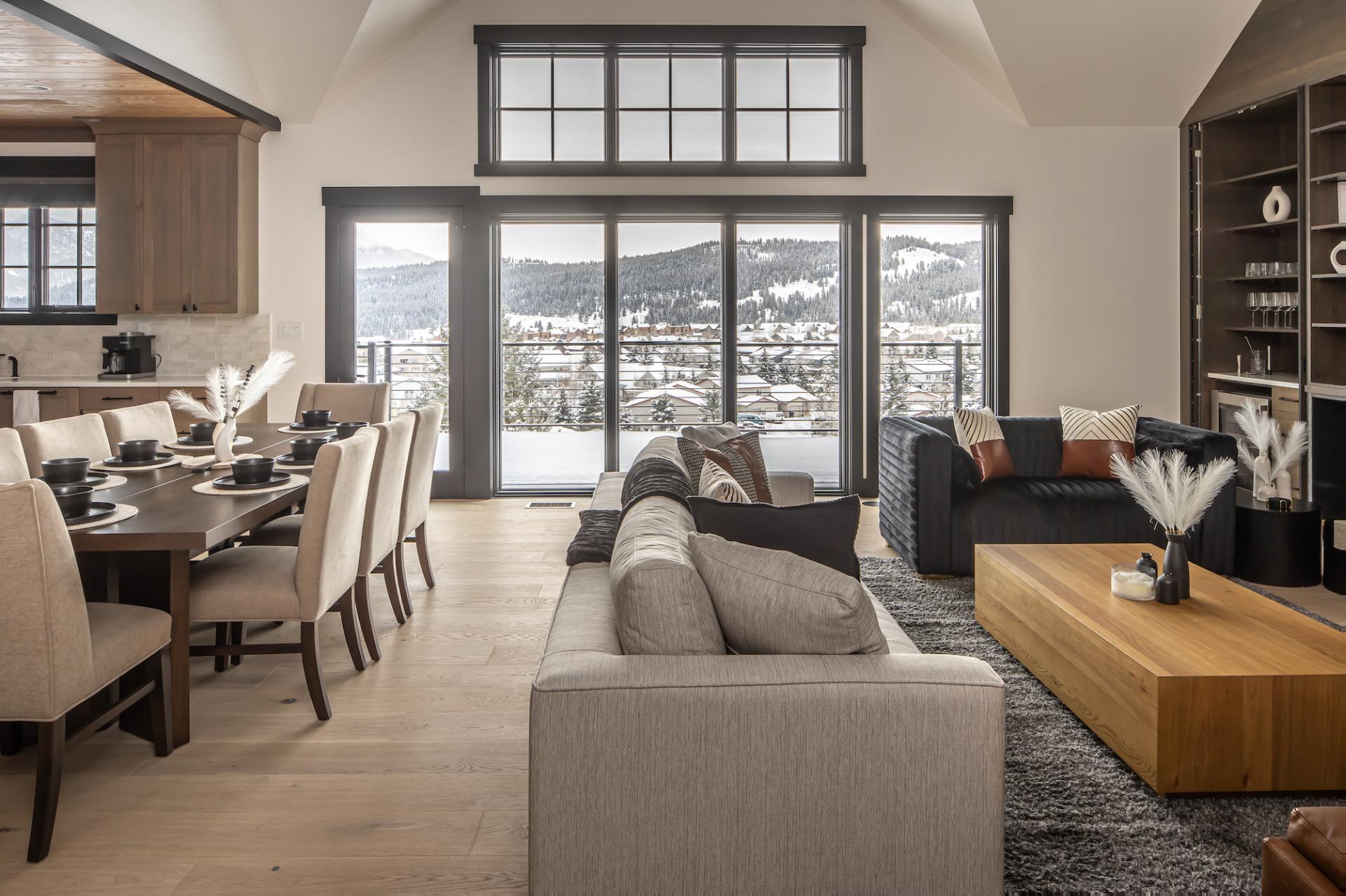 House Boreas Piney Gallatin: Luxury 5-Bedroom Ski Chalet with Hot Tub and Fireplace, Gallatin County Montana