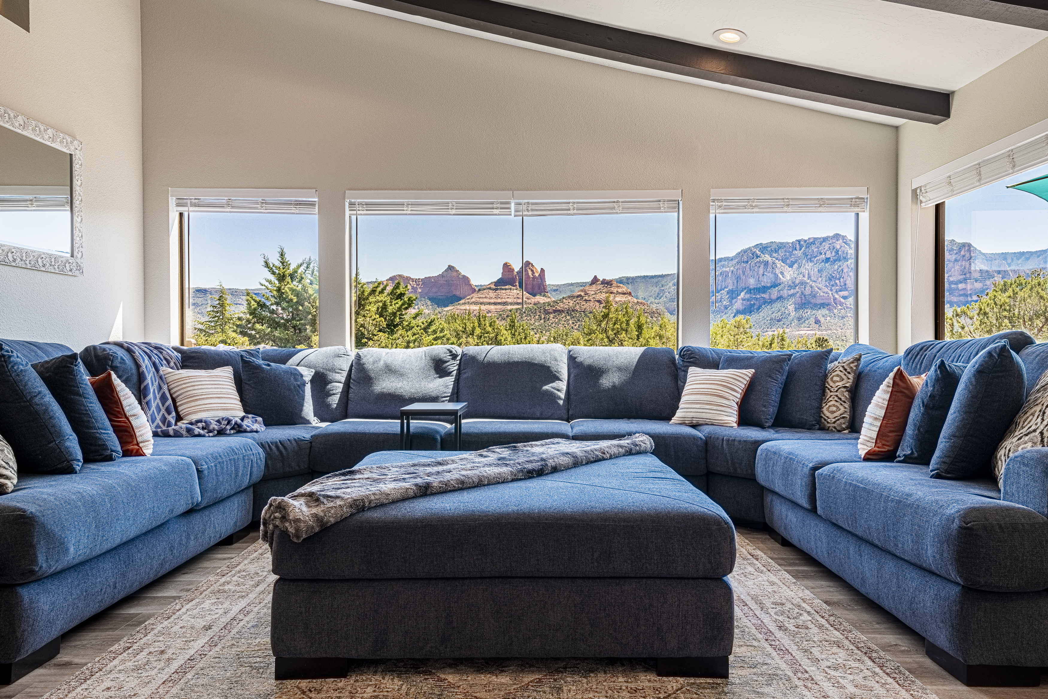 Villa Maestrale Boynton Canyon Sedona: Luxury 5-Bedroom Villa with Hot Tub and Spa in Sedona