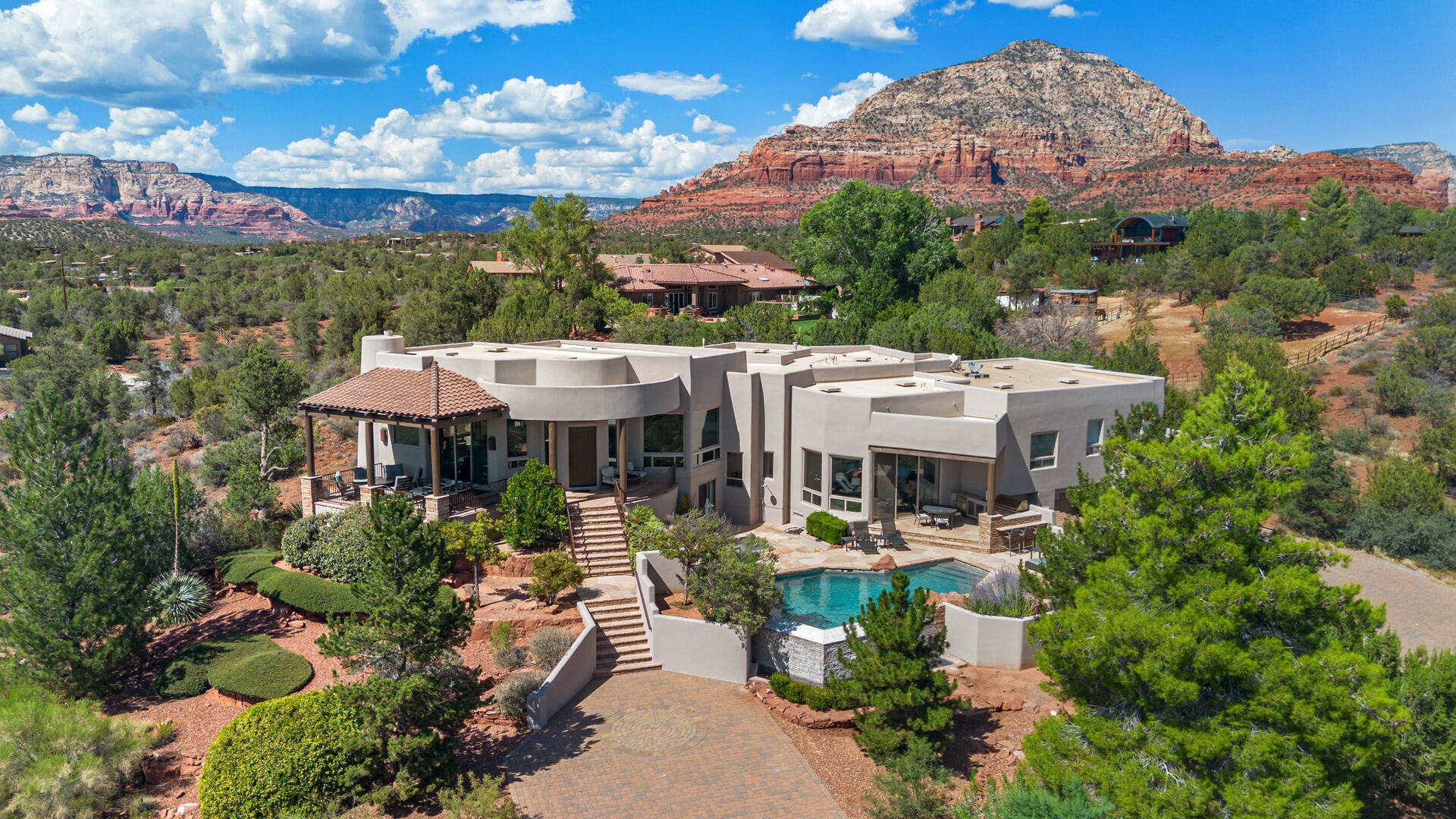 House Chrysos Bell Rock Sedona: Luxury 4-Bedroom Villa with Saltwater Pool and Hot Tub, Sedona