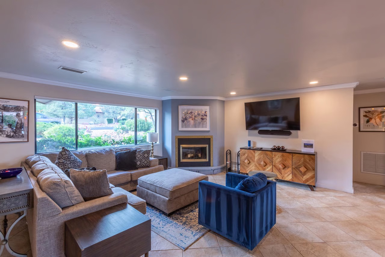 House Chrysos Chimney Sedona: Luxury 4-Bedroom Villa with Private Pool and Spa in Sedona