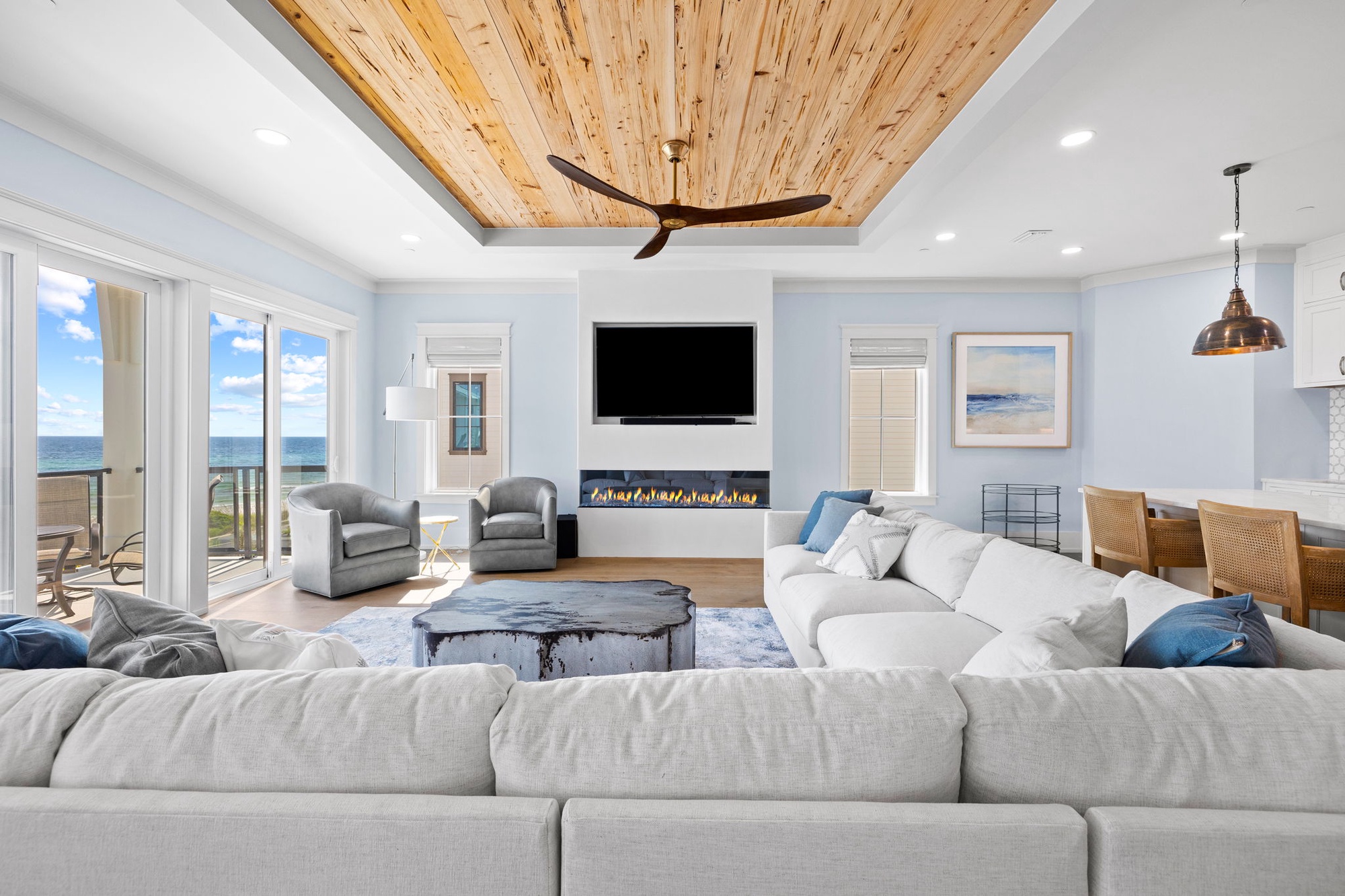 House Chrysos Miramar Walton: Luxury 7-Bedroom House with Private Pool and Seaview, Walton County