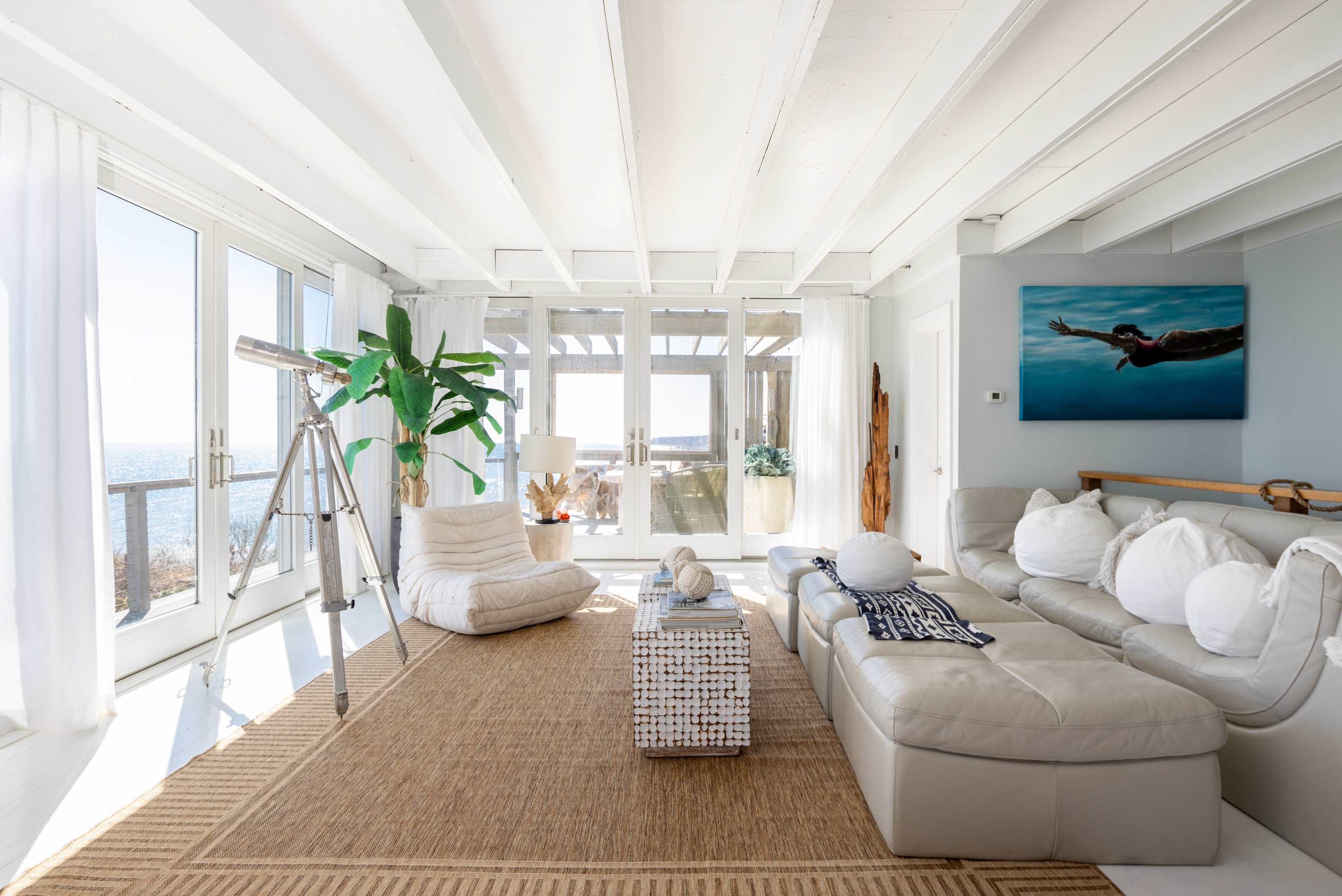 House Chrysos Montauk Bluff Montauk: Luxury 4-Bedroom Villa with Hot Tub and Ocean Views, Montauk
