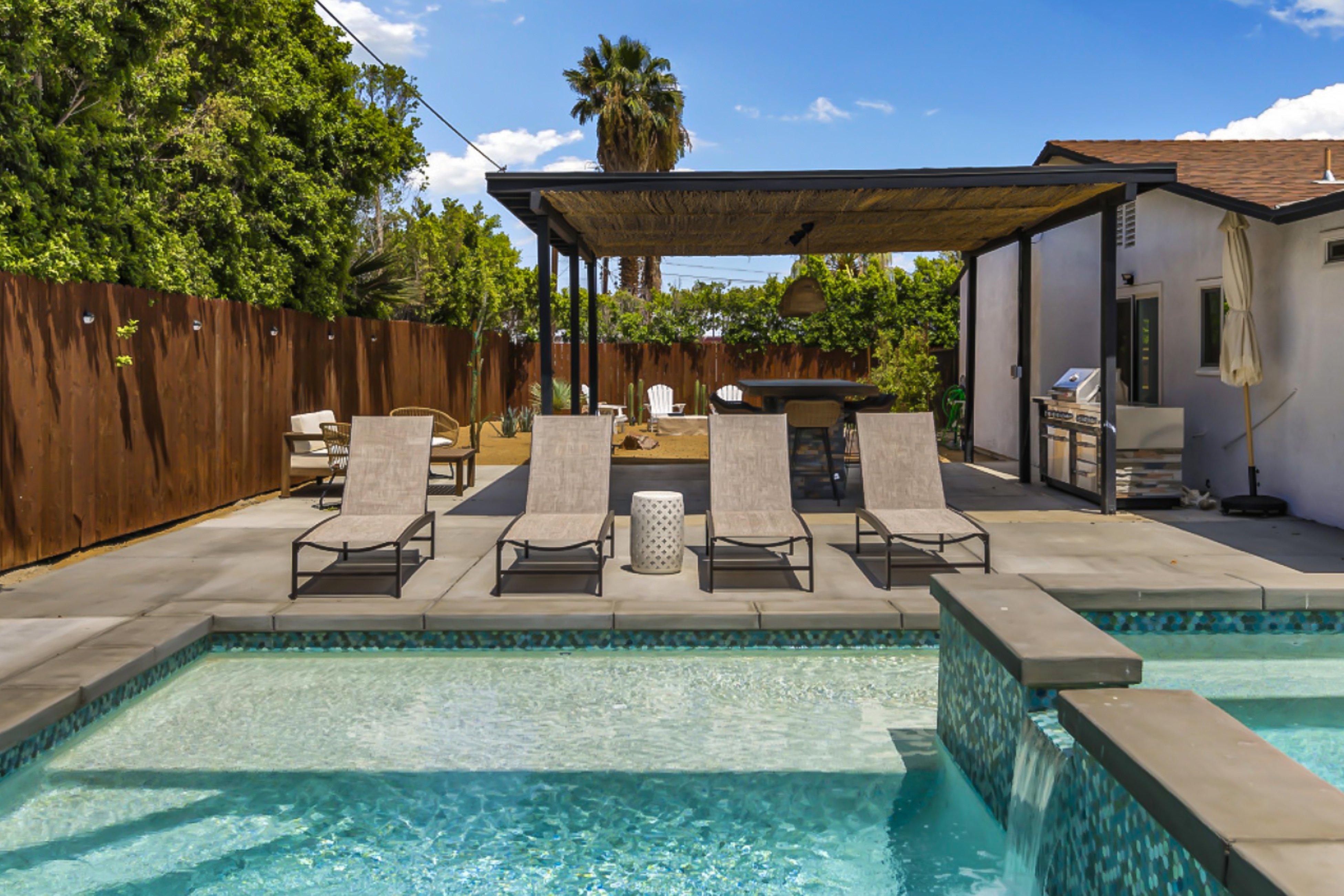 House Chrysos Tahquitz Palm Springs: Luxury 4-Bedroom Villa with Heated Pool and Spa, Palm Springs