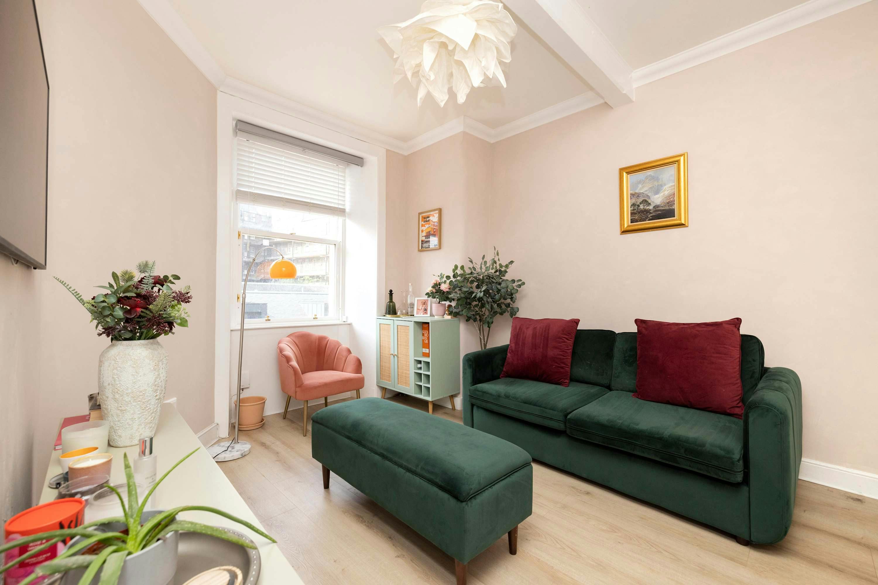 House Gregale Lauriston Edinburgh: Luxury 1-Bedroom Apartment with Family-Friendly Features in Edinburgh Old Town