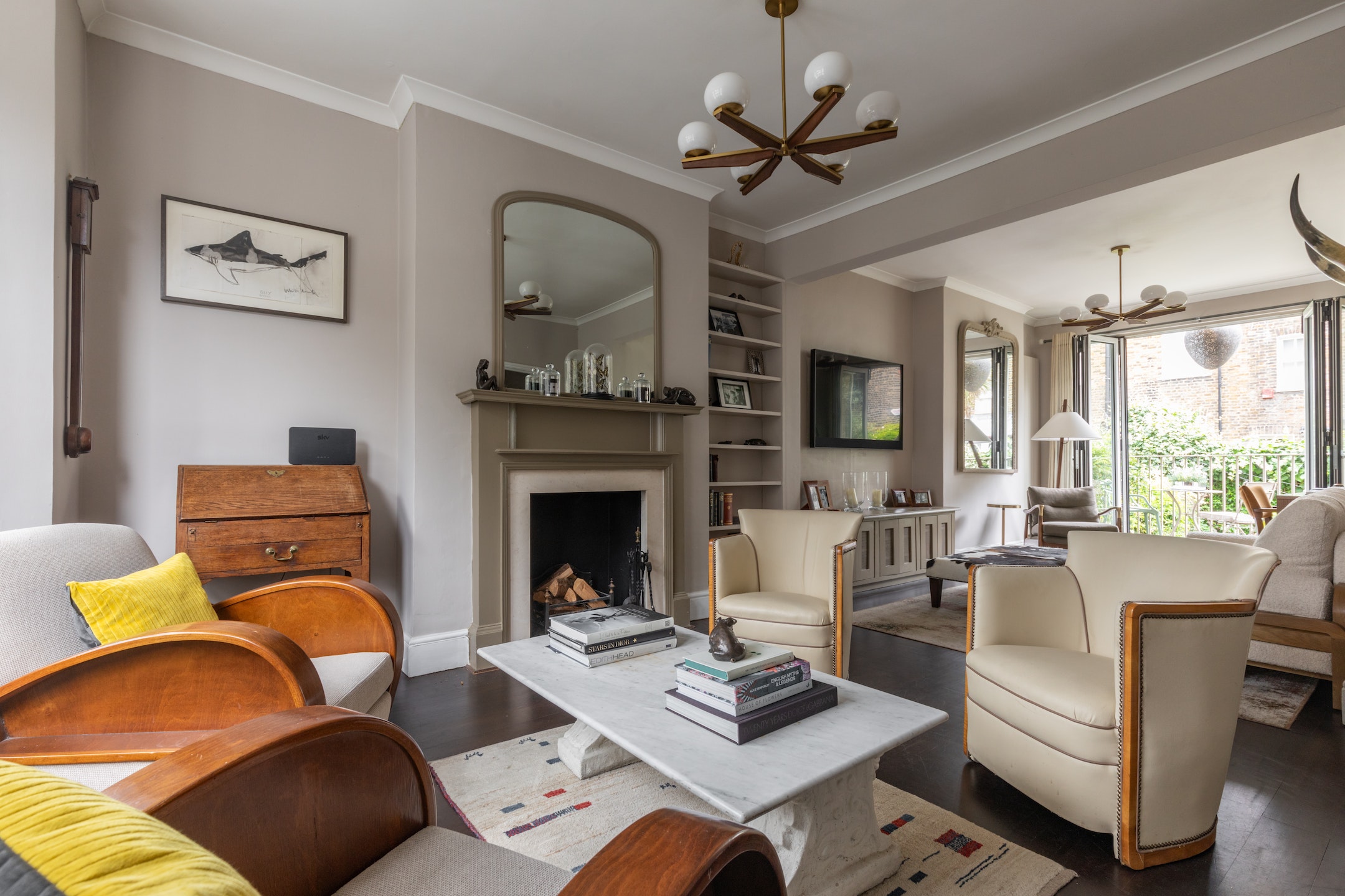 House Gregale Rowan Lots Road: Luxury 2-Bedroom Villa with Spa and Garden, Chelsea Harbour London
