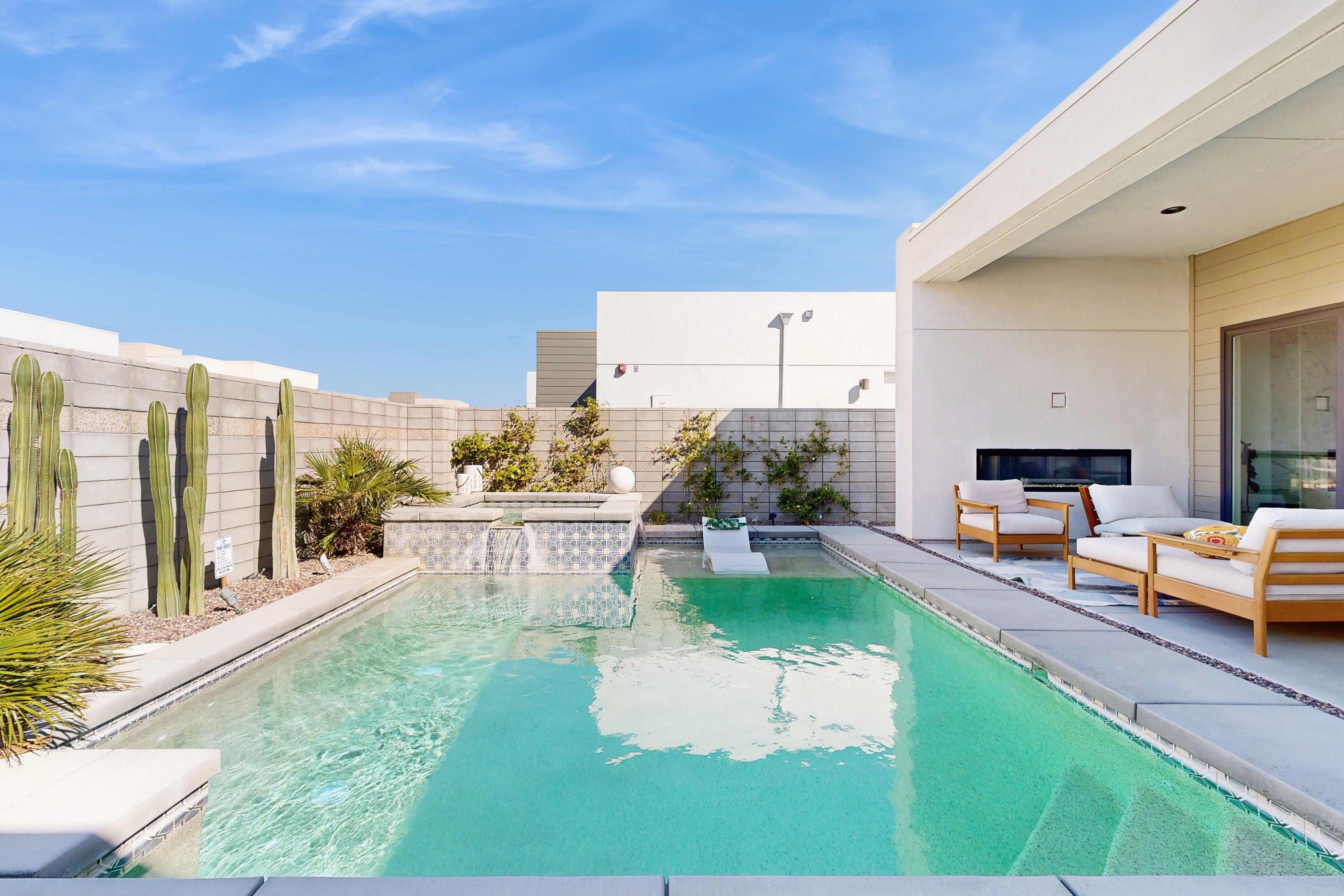 House Harmattan Arenas Palm Springs: Luxury 3-Bedroom Villa with Private Pool and Hot Tub, Palm Springs