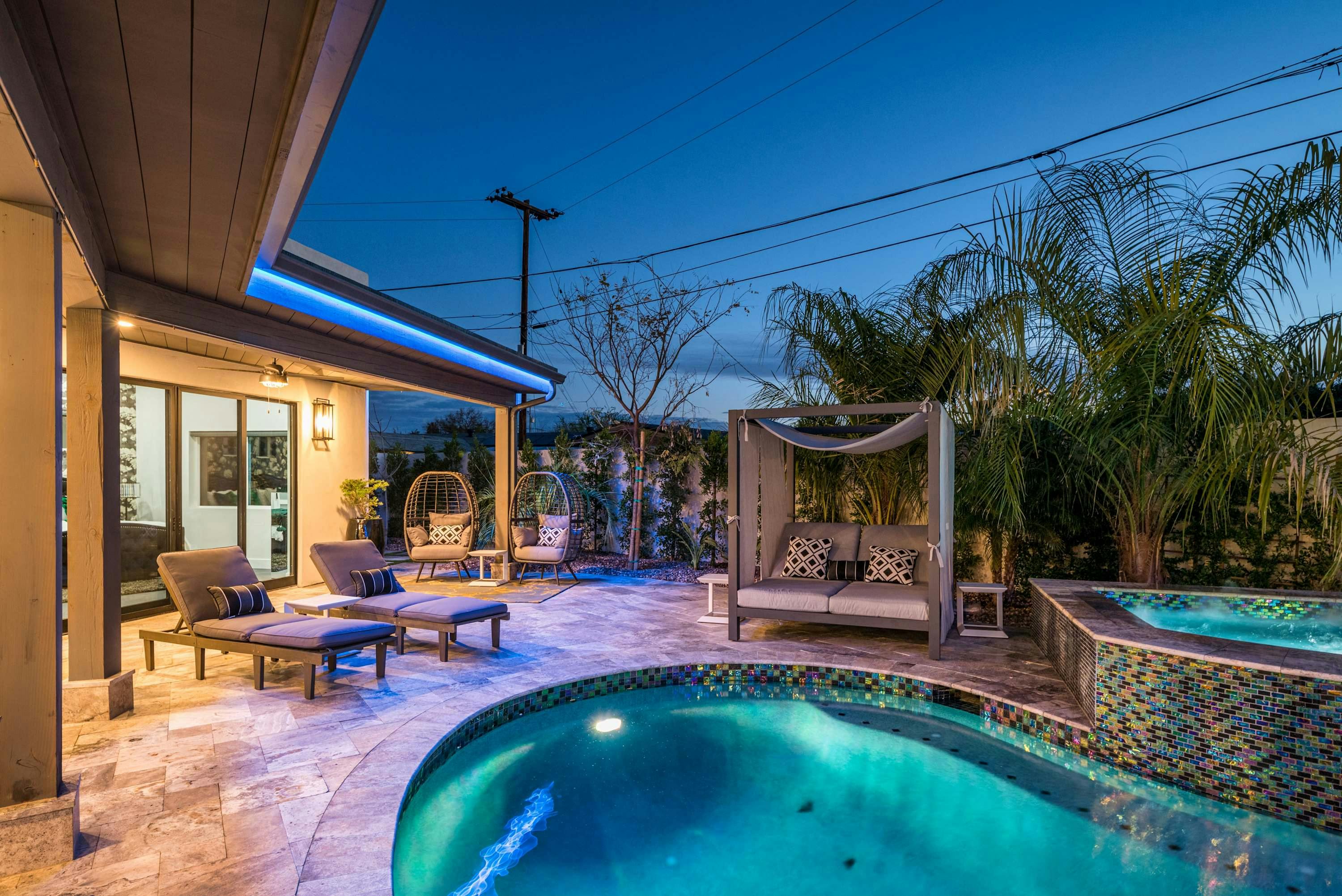 House Harmattan Chaparral Phoenix: Luxury 5-Bedroom Villa with Hot Tub and Air-Con, Scottsdale