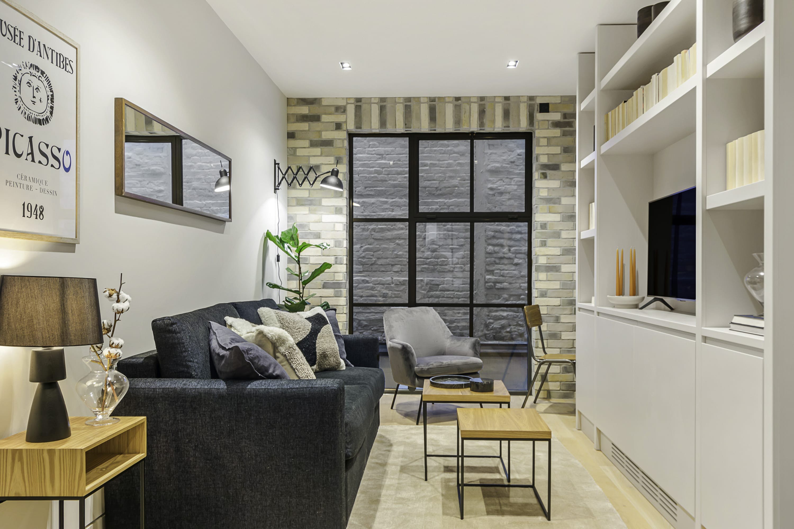 House Helm Caerleon Holborn: Luxury 1-Bedroom Apartment with Spa and Gym in Holborn London
