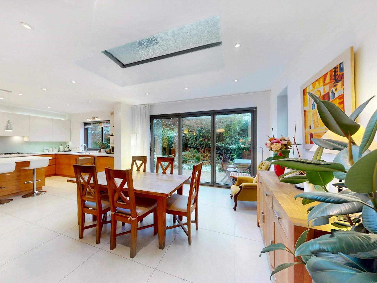 House Helm Caerphilly Hampstead: Luxury 4-Bedroom House with Private Garden, Family-Friendly, Hampstead London