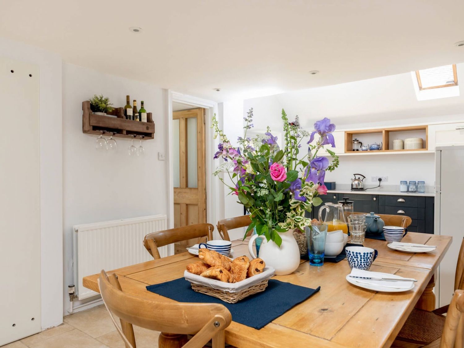 House Helm Frairs Stow-on-the-Wold: Luxury 3-Bedroom House with Family-Friendly Features in Stow-on-the-Wold