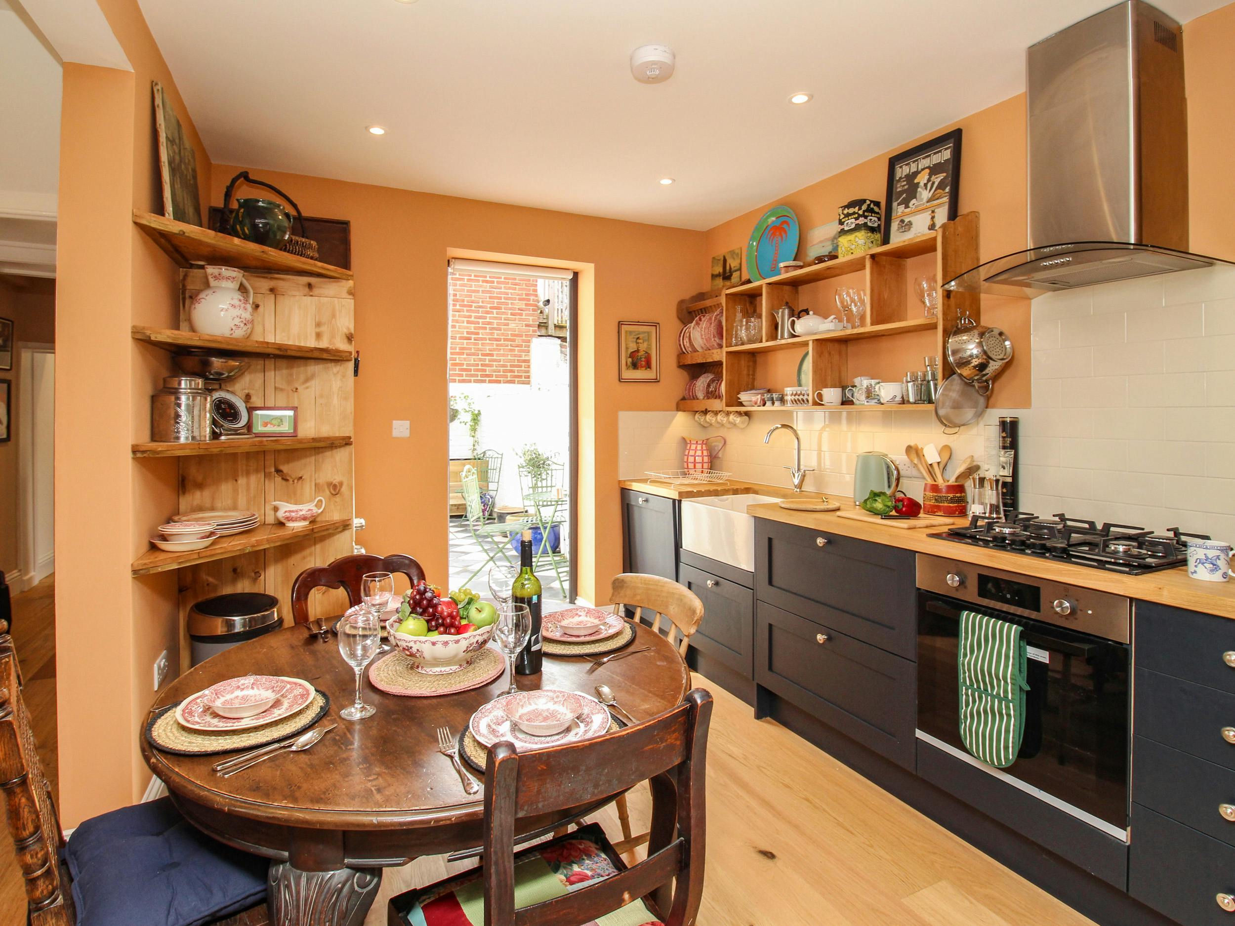 House Helm Fraisier Weymouth: Luxury 2-Bedroom Villa with Sea Views and Spa Near Beach, Weymouth
