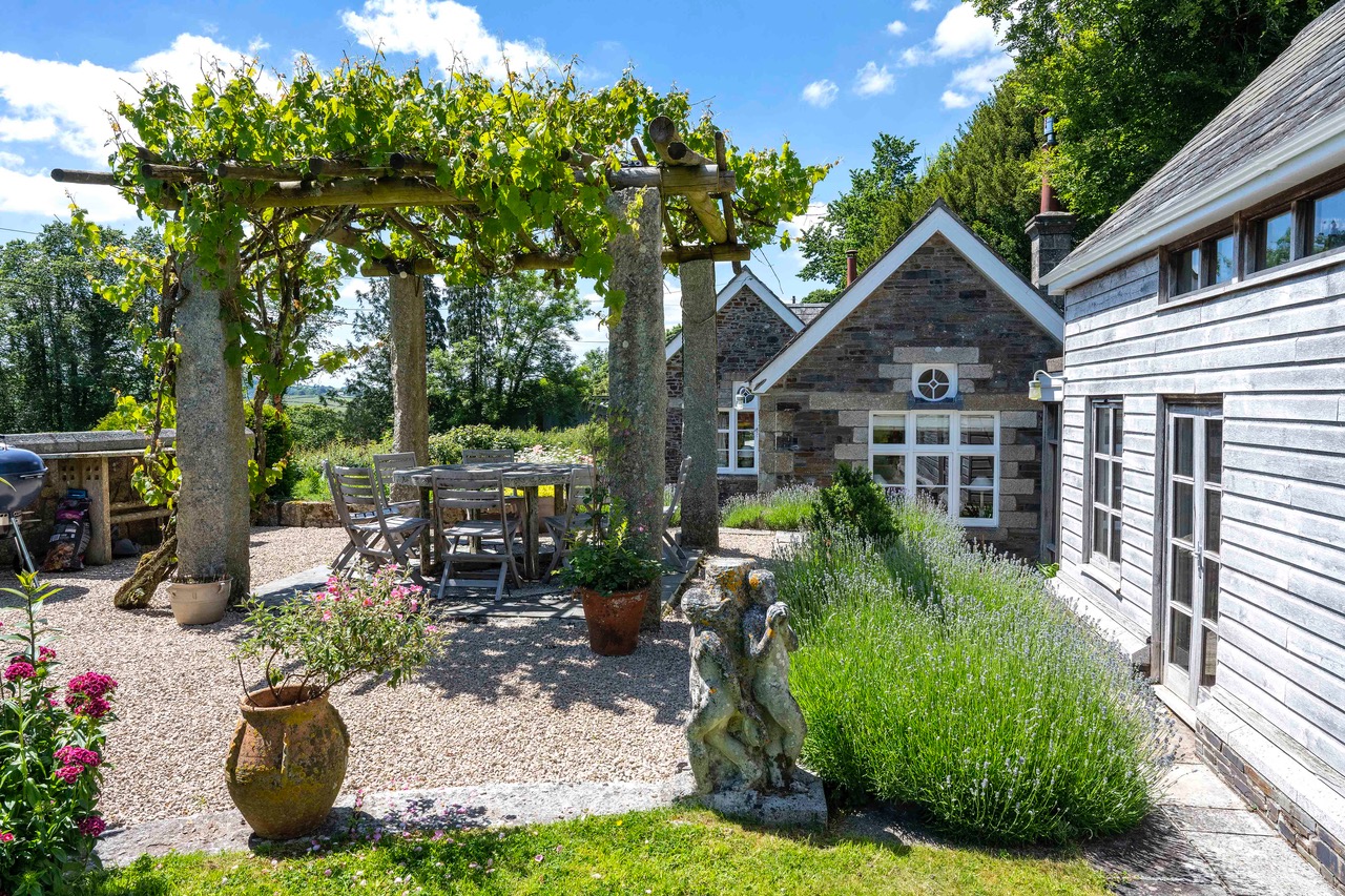 House Helm Fraize Tavistock: Luxury 3-Bedroom Apartment with Spa and Private Parking in West Devon