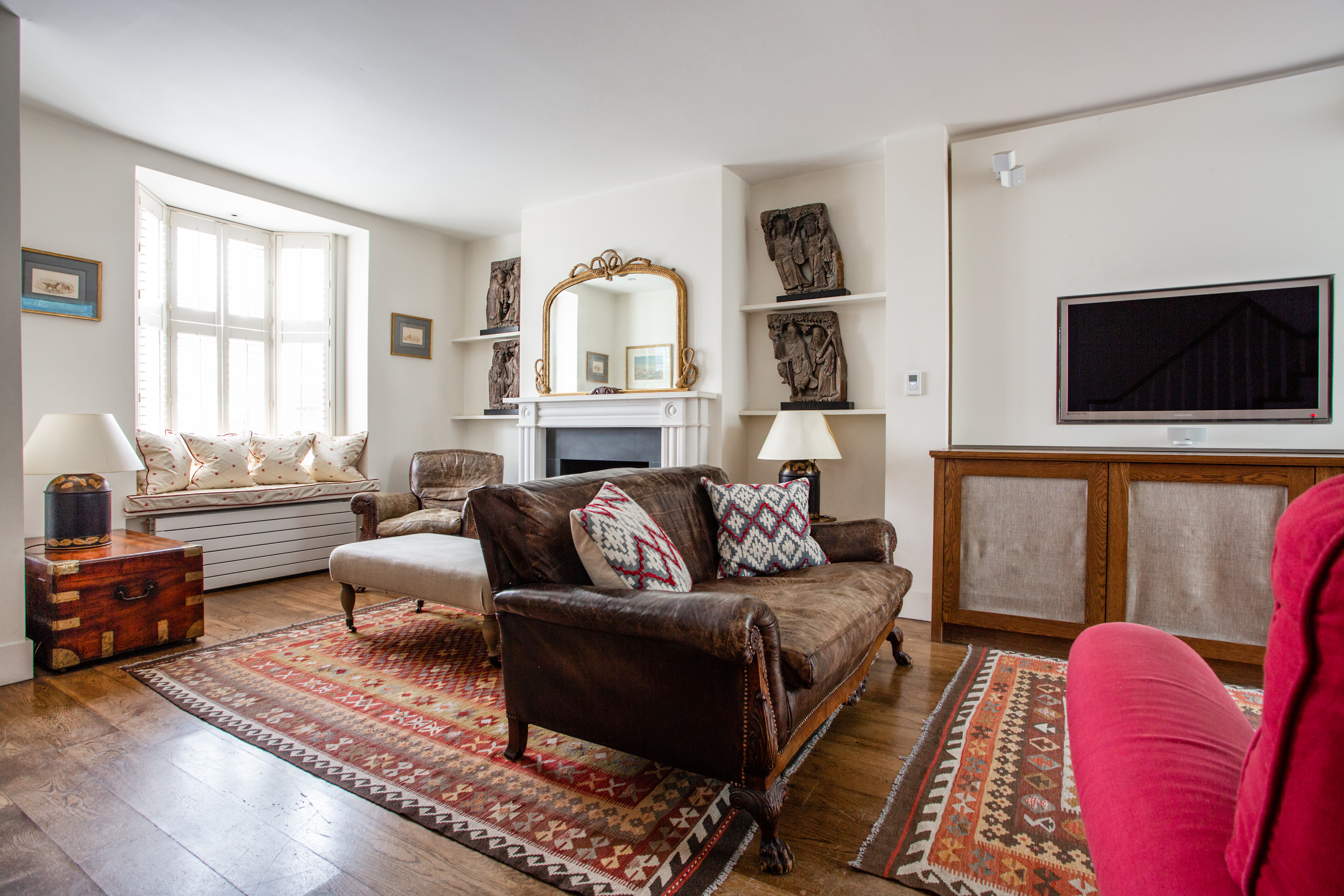 House Helm Fraoch Brompton: Elegant 2-Bedroom Townhouse Rental with Four Floors in Knightsbridge London