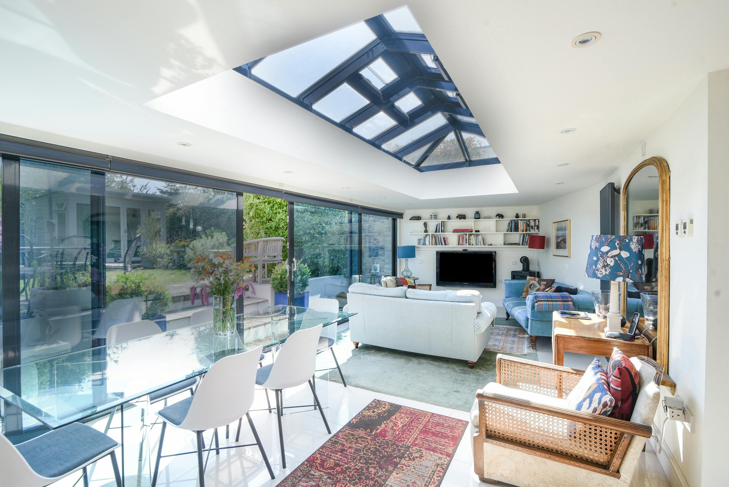 House Helm Fraoch Burton Bradstock: Luxury 3-Bedroom Villa with Spa and Private Parking, Dorset
