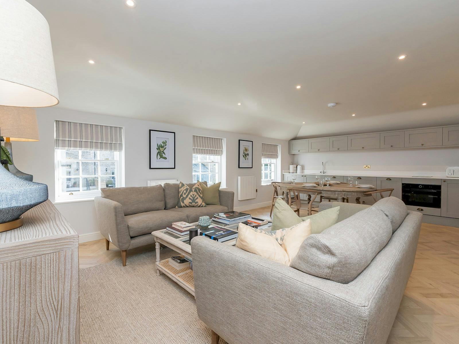House Helm Fraoch Henrietta Bath: Luxury 2-Bedroom House Rental with Private Parking, Bath Somerset