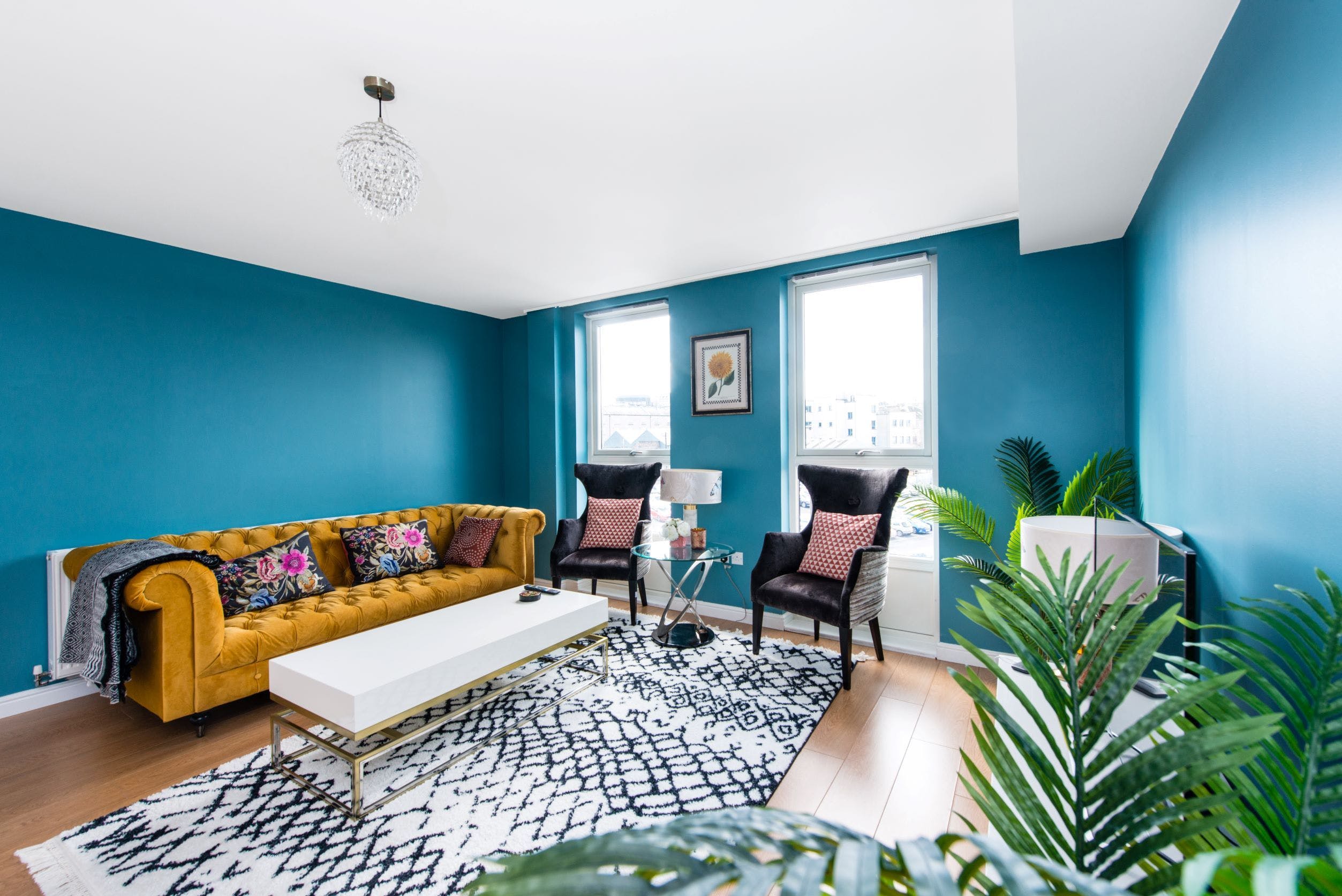House Helm Fraoch Hillside Edinburgh: Luxury 2-Bedroom Apartment with Private Parking and Family-Friendly Features, Edinburgh Hillside