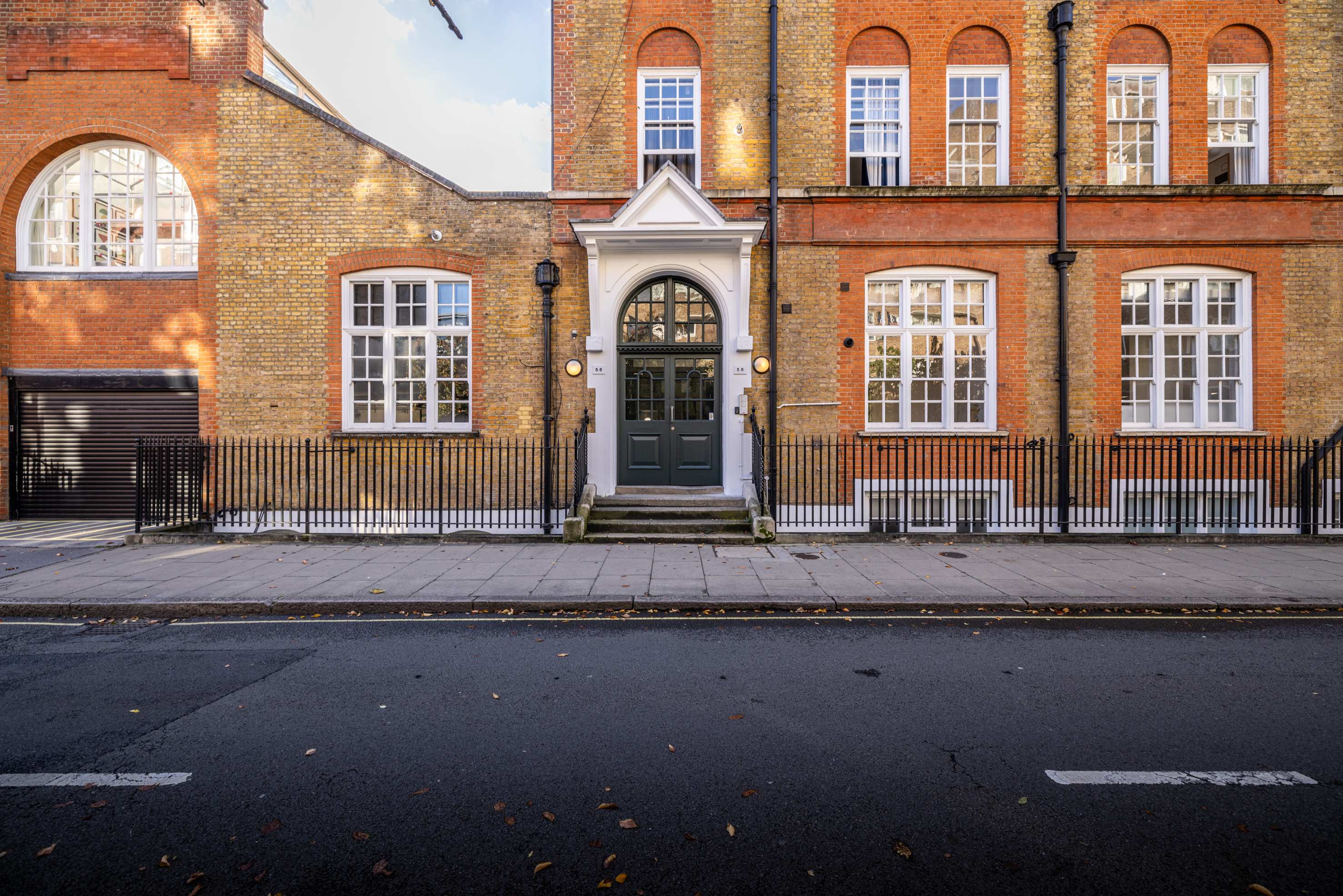 House Helm Fraoch Pimlico: Luxury 2-Bedroom Townhouse with Spa Sauna in Pimlico, London