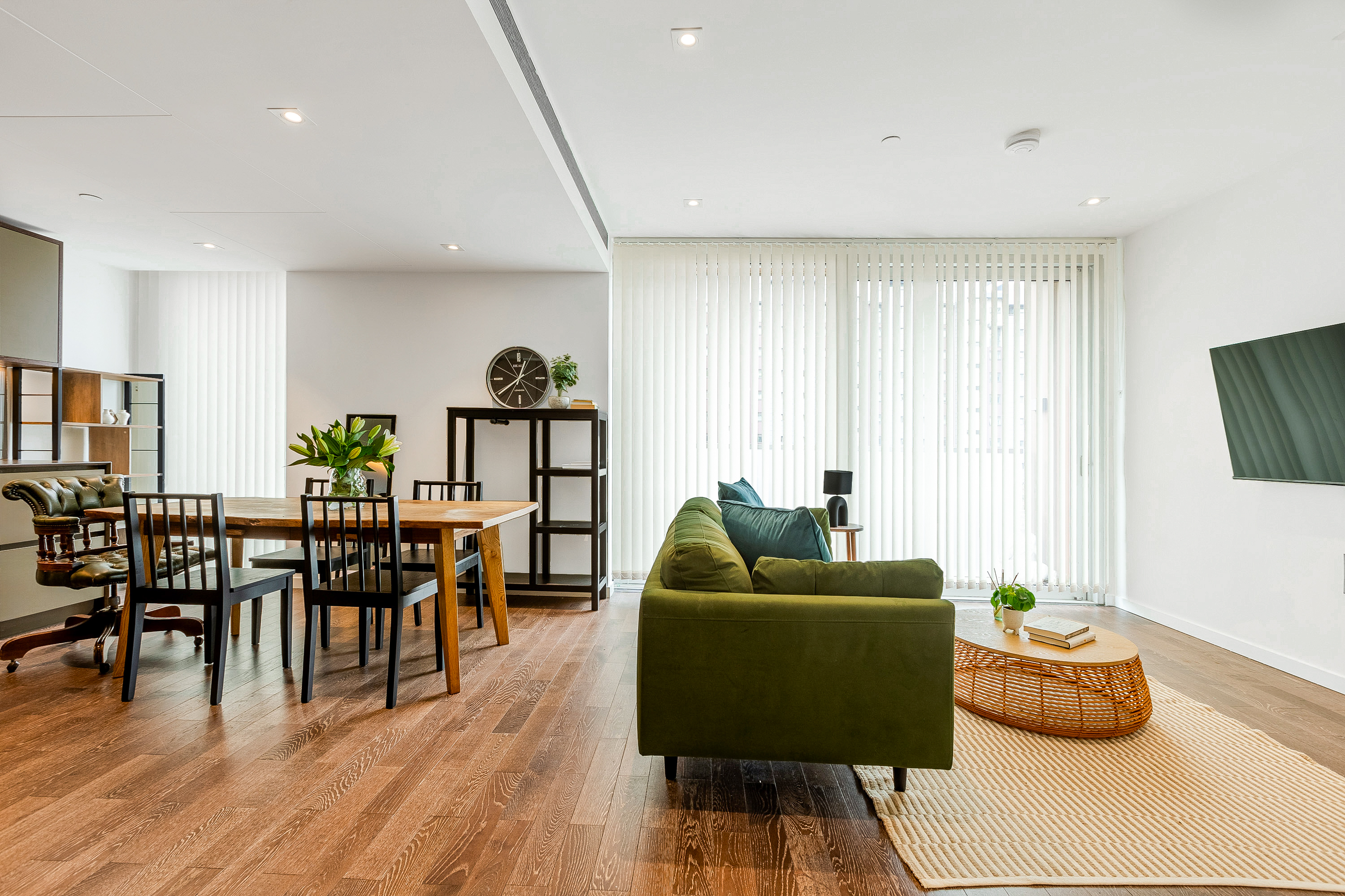 House Helm Frazer Nine Elms: Luxury 2-Bedroom Apartment with Spa and Family-Friendly Features, Nine Elms London