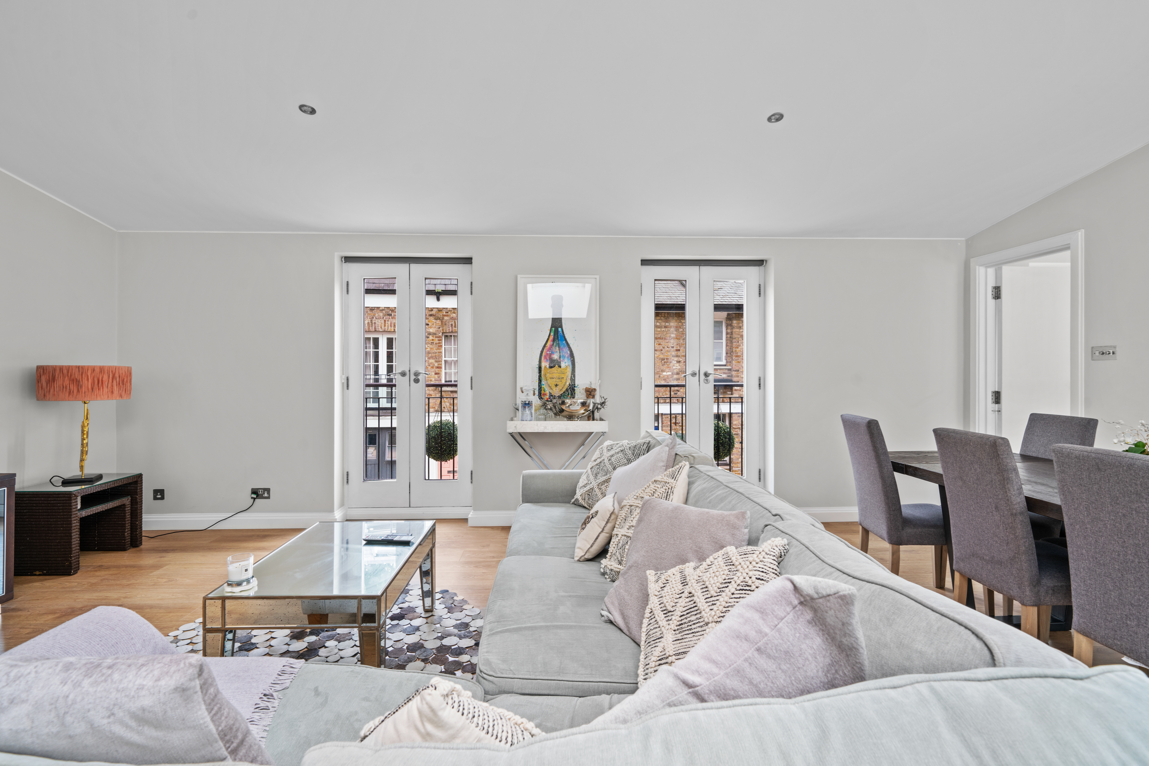 House Helm Frazer Shepherds Bush: Luxury 3-Bedroom House with Spa and Air-Con, Shepherd’s Bush London