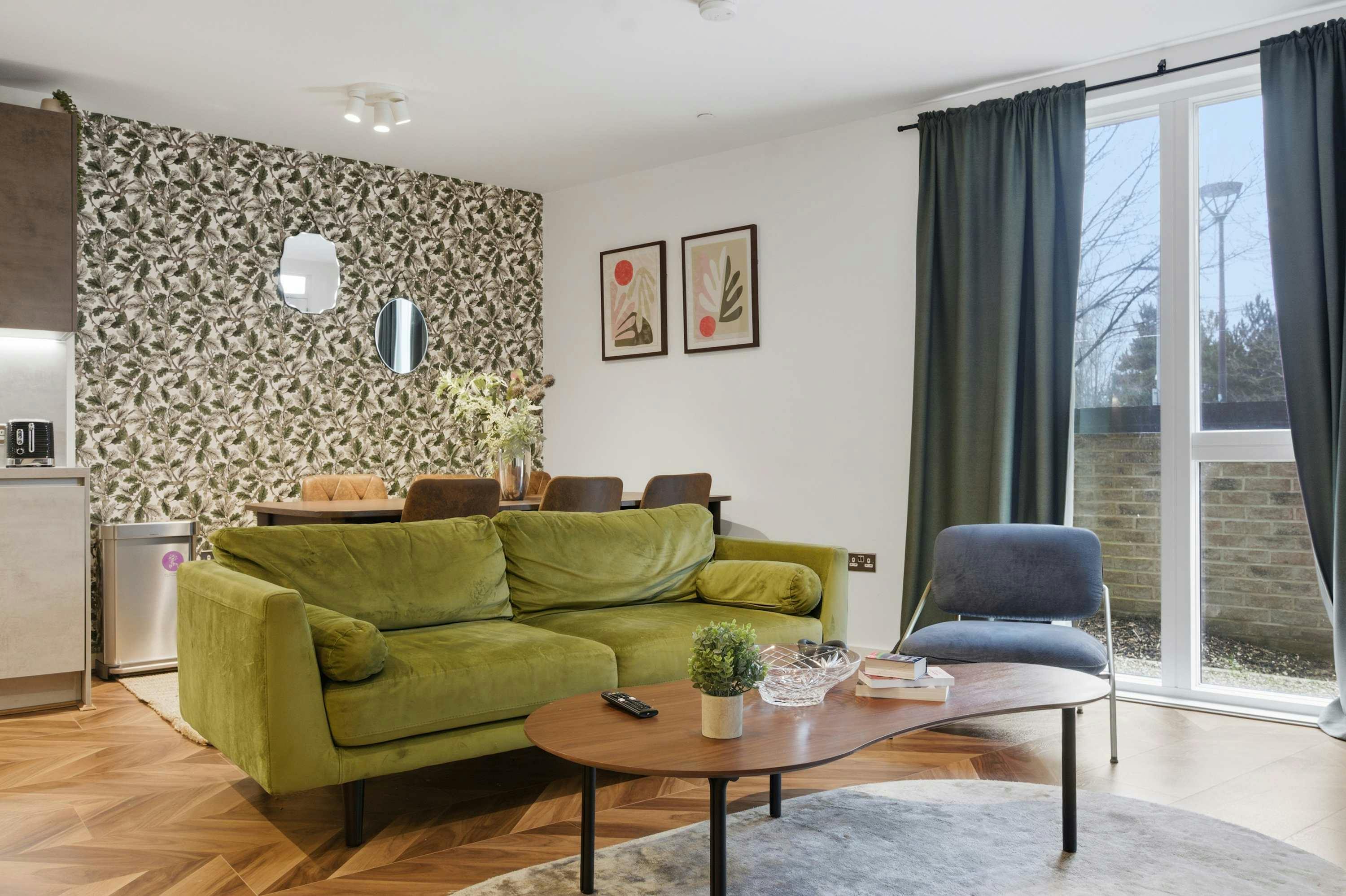 House Helm Frazer Stratford: Luxury 3-Bedroom Townhouse with Spa and Family-Friendly Features, Stratford London