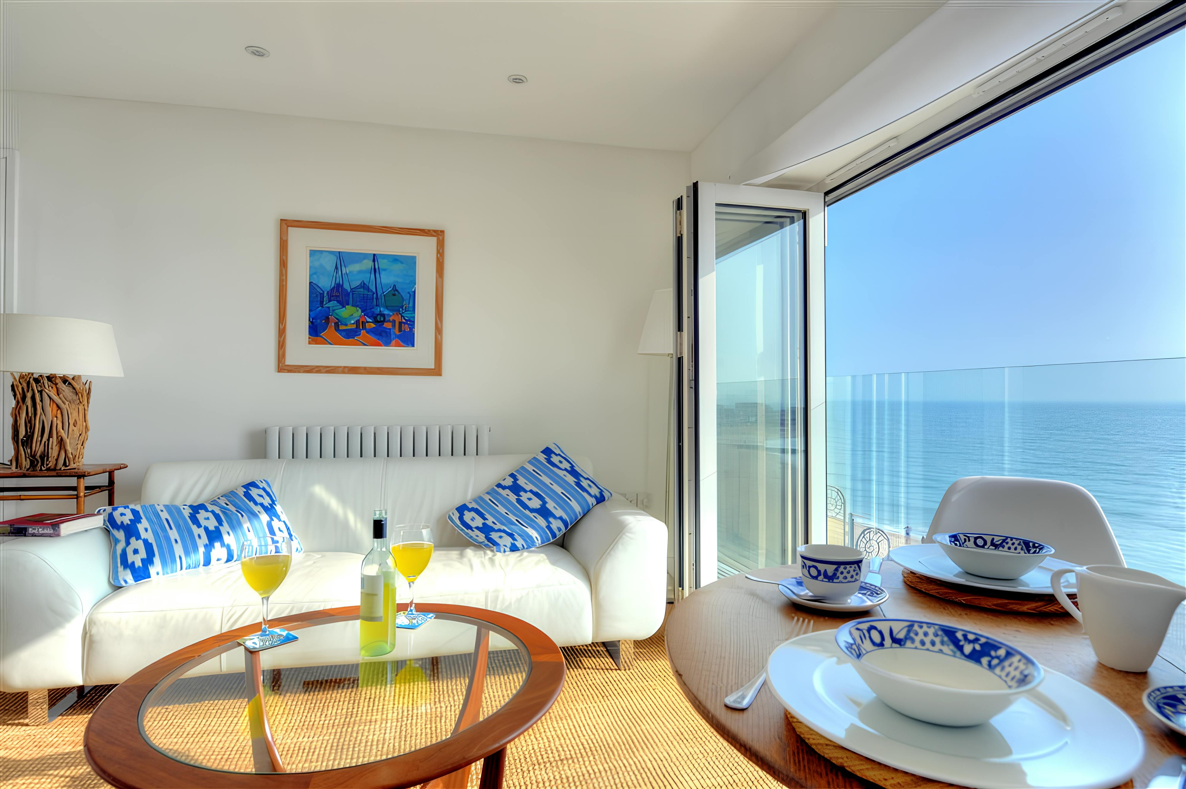 House Helm Garras Lyme Regis: Luxury 1-Bedroom Apartment with Sea Views and Spa, Lyme Regis Dorset