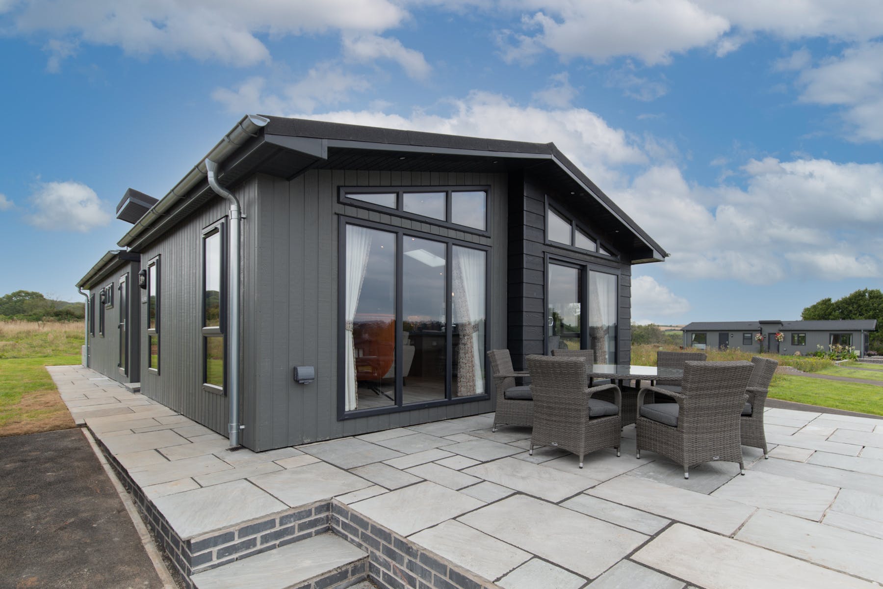 House Helm Giltarif Tenby: Luxury 3-Bedroom Apartment with Hot Tub and Sea Views, Tenby