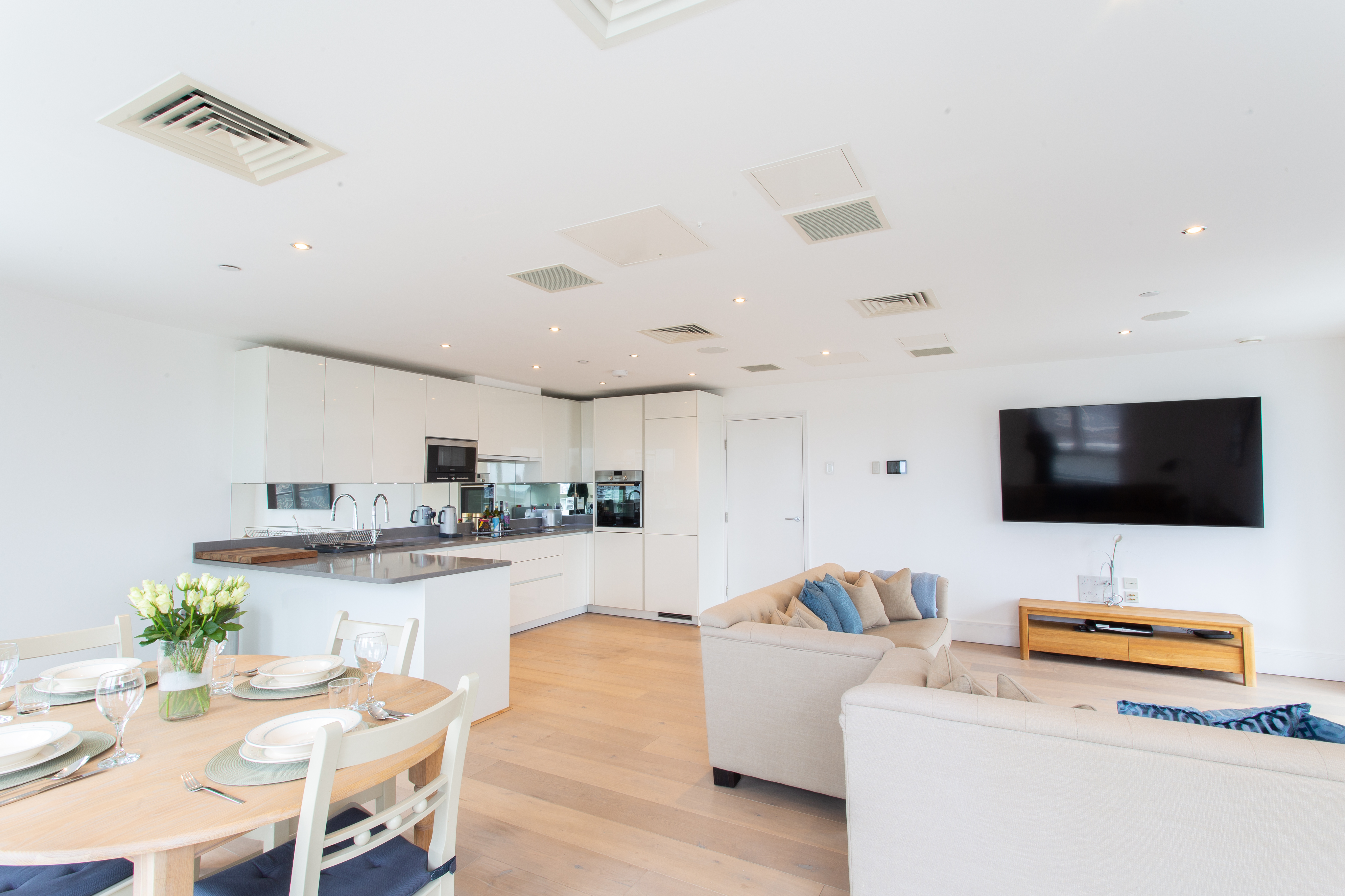 House Helm Gipsy Clapham: Modern 2-Bedroom Penthouse with Spa and Parking, Clapham London