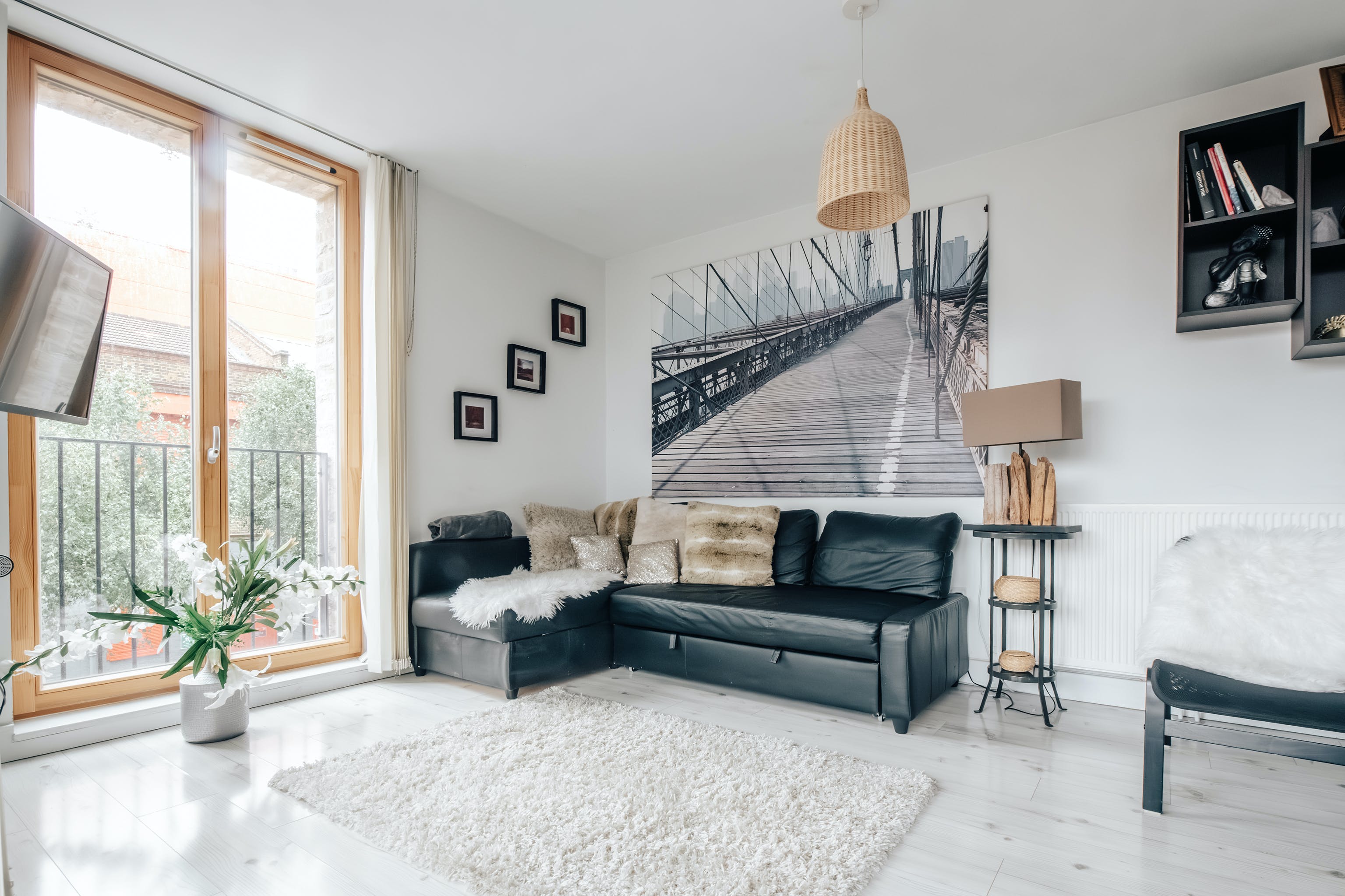 House Helm Gunnersbury Shepherds Bush: Luxury 2-Bedroom Apartment with Private Parking and EV Charger, Shepherd’s Bush