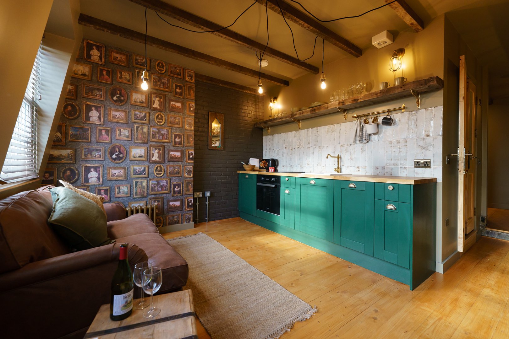 House Helm Hawker Bermondsey: Luxury 1-Bedroom Apartment with Spa and Private Parking, Bermondsey London