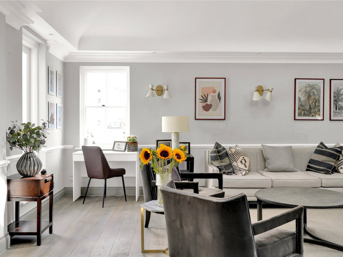House Helm Hawker South Kensington 1269979: Chic 1-Bedroom Apartment with Private Parking in South Kensington