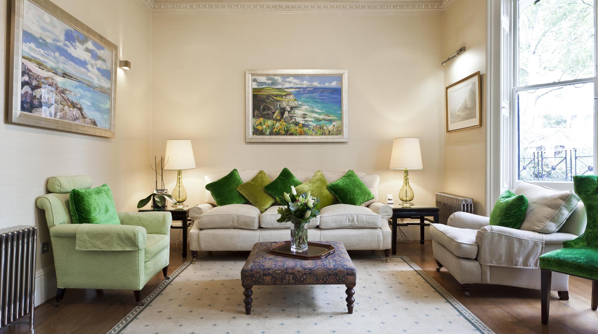 House Helm Hawker South Kensington 40543: Luxury 2-Bedroom Apartment with Fireplace, South Kensington London